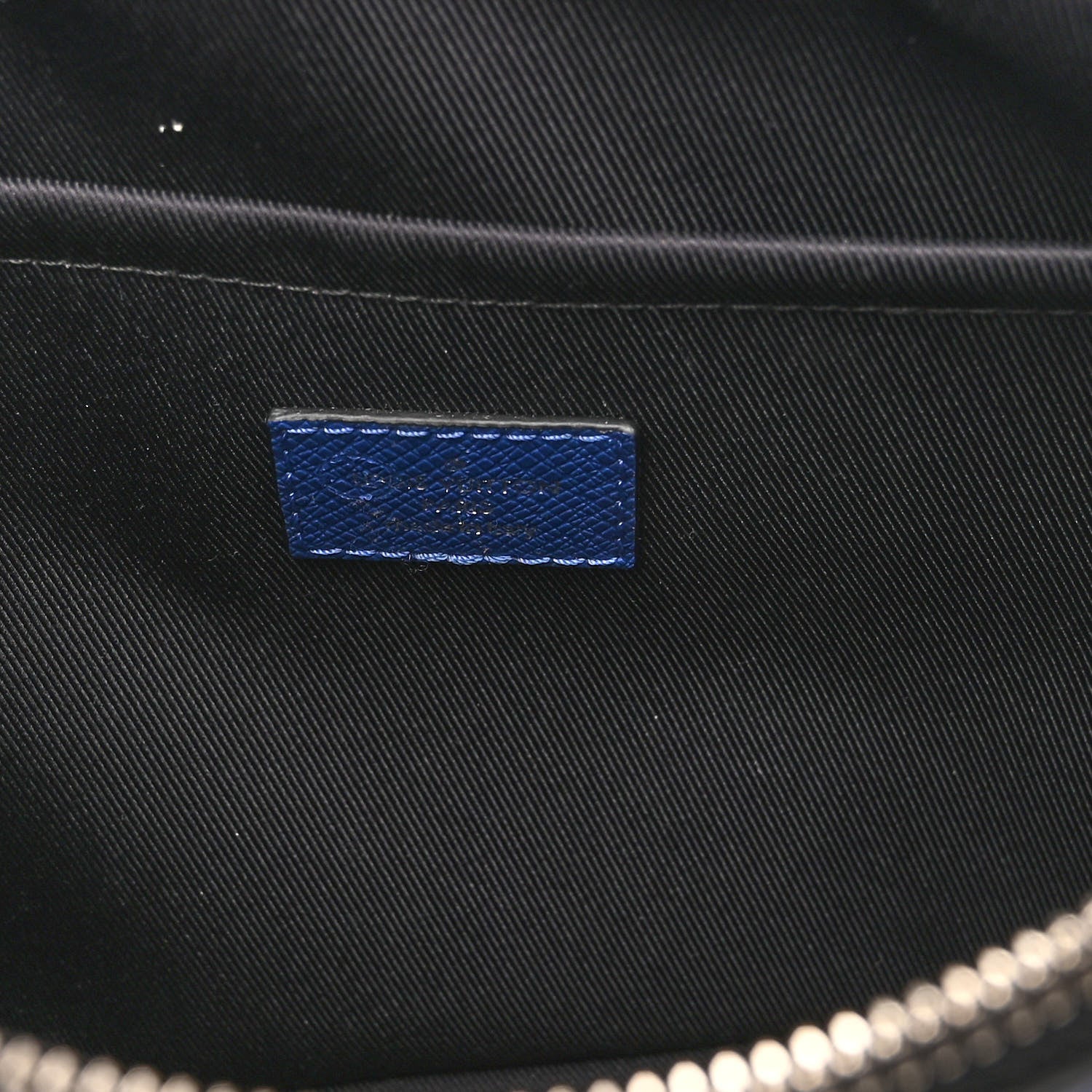 Louis Vuitton Taiga Outdoor Messenger Cobalt 7 of 10