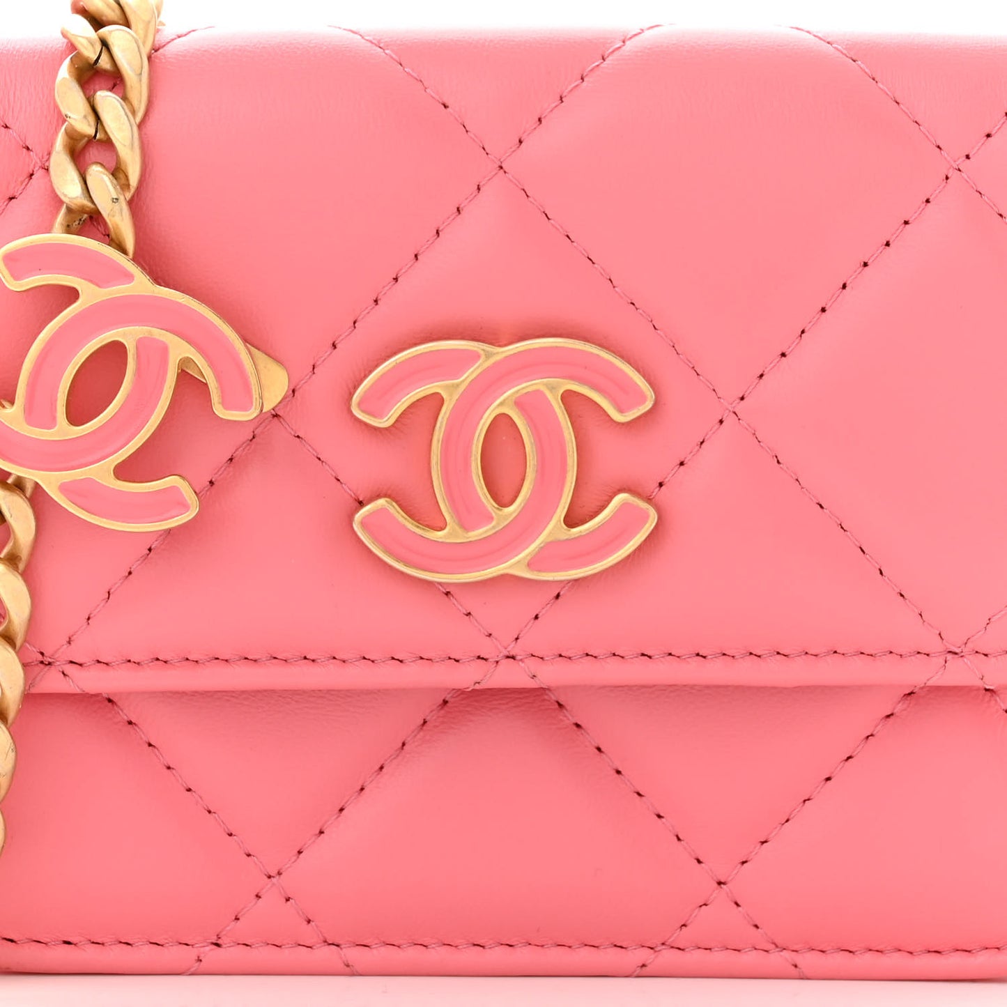 Lambskin Enamel Quilted Pending Clutch With Chain Pink