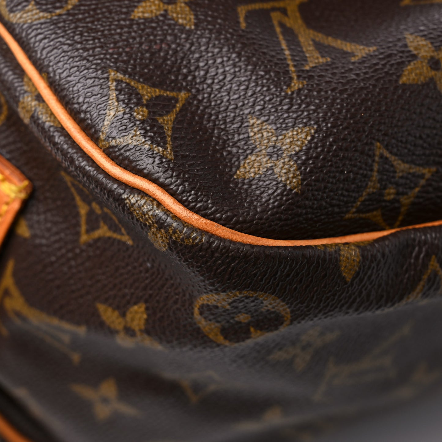 Monogram Saumur 35