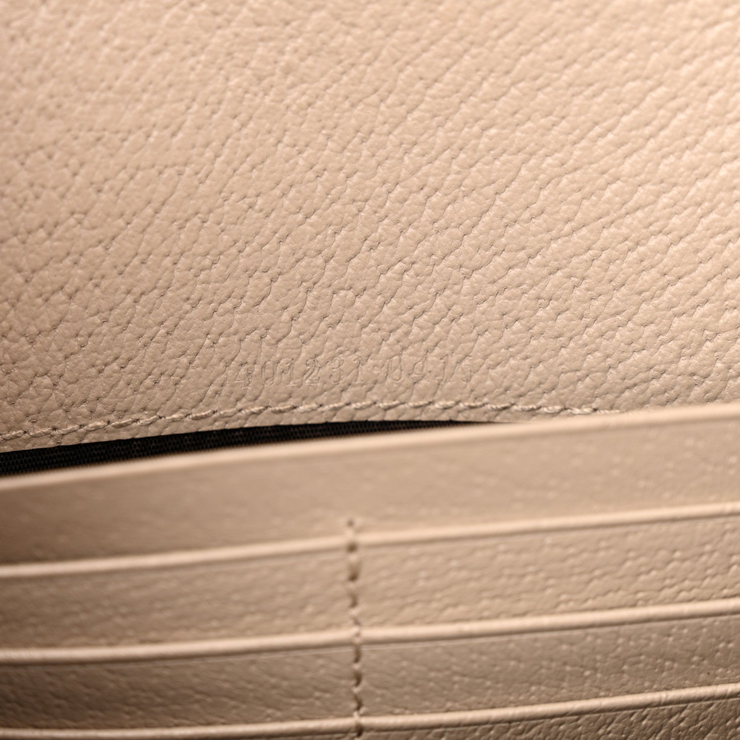 Gucci GG Supreme Monogram Textured Dollar Calfskin Mini Dionysus Chain Wallet Beige Mystic White Oatmeal 7 of 10