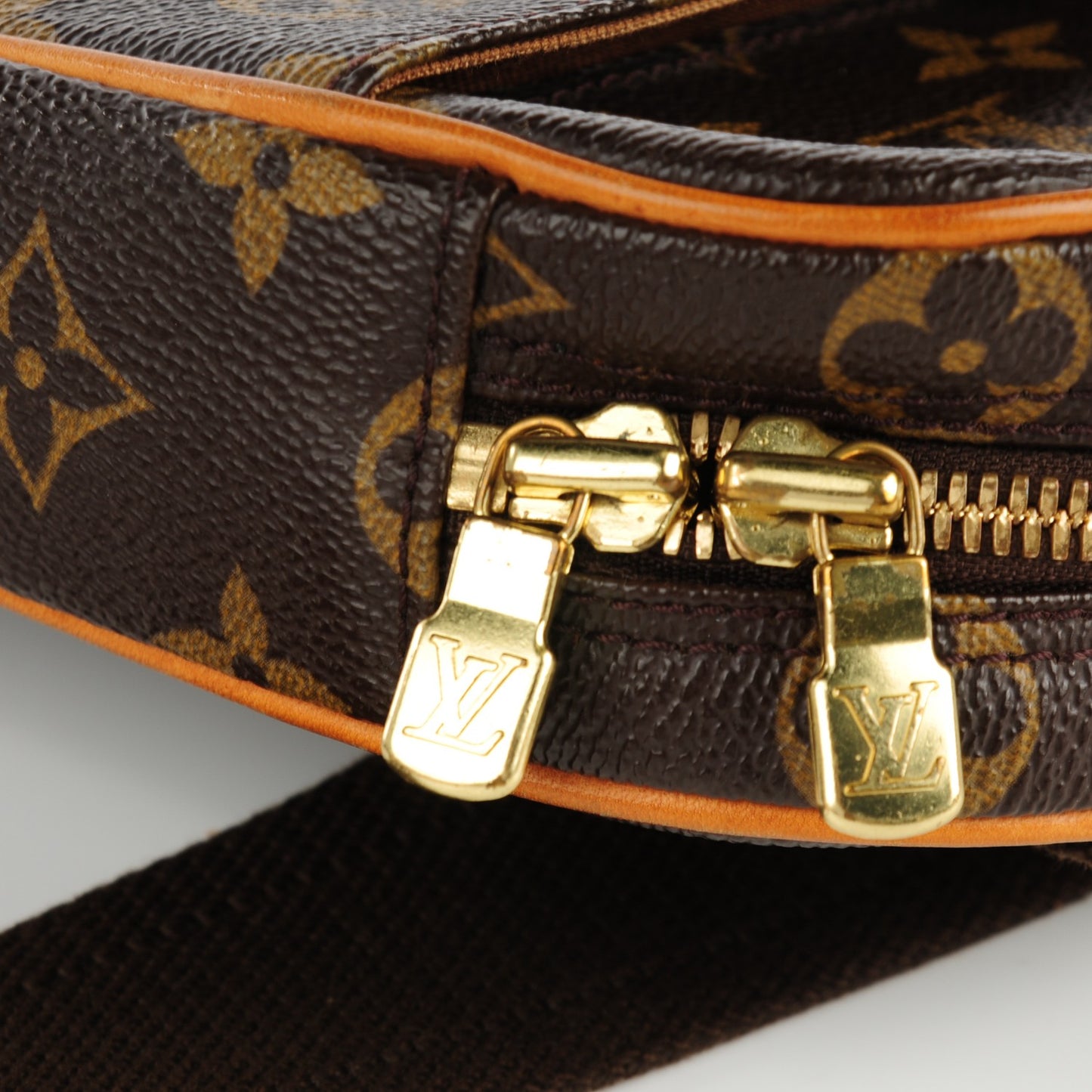 Monogram Pochette Gange