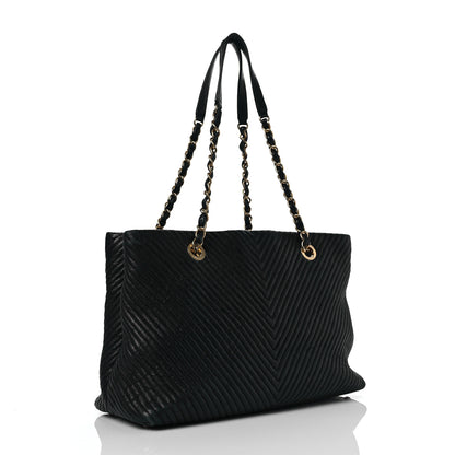 Chanel Wrinkled Lambskin Chevron Quilted Large Surpique Tote Black 3 of 11