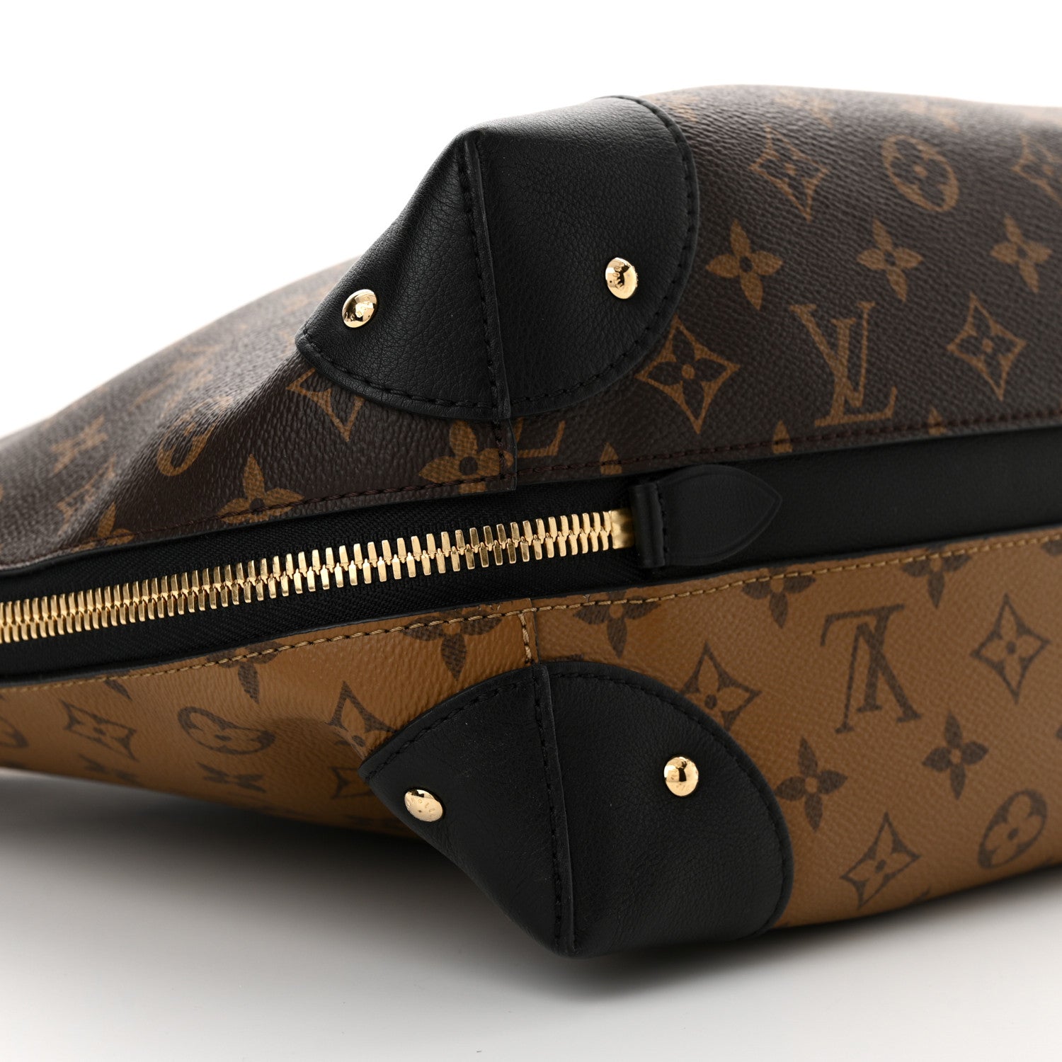 Louis Vuitton Reverse Monogram Triangle Softy 9 of 10