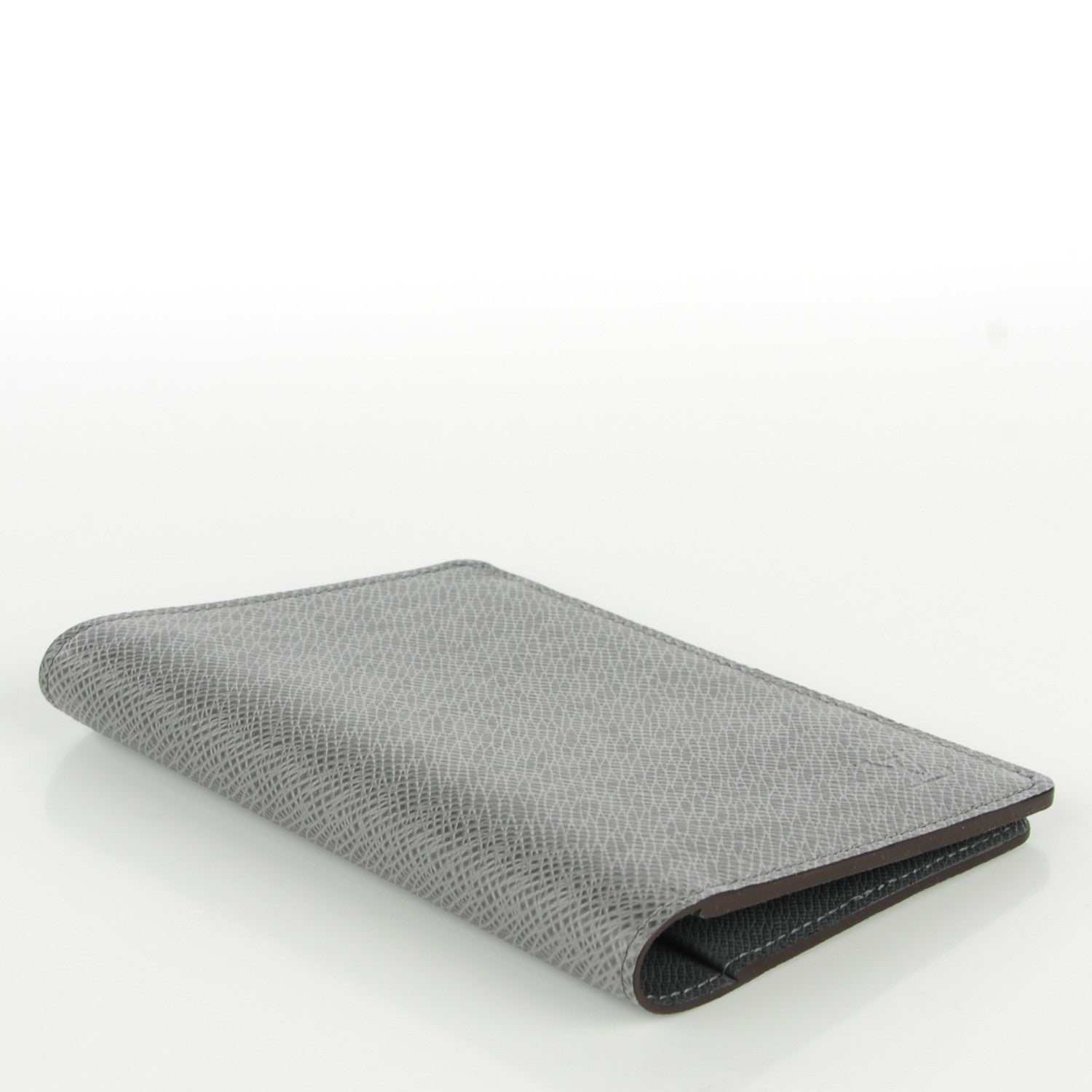 Louis Vuitton Taiga Passport Cover Glacier 4 of 7