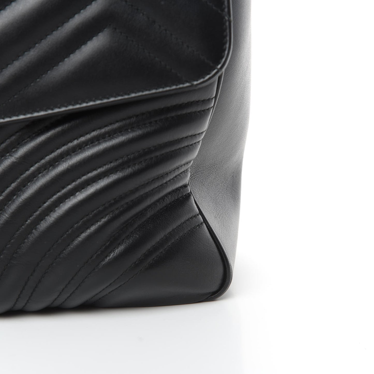 Calfskin Matelasse Large GG Marmont Shoulder Bag Black