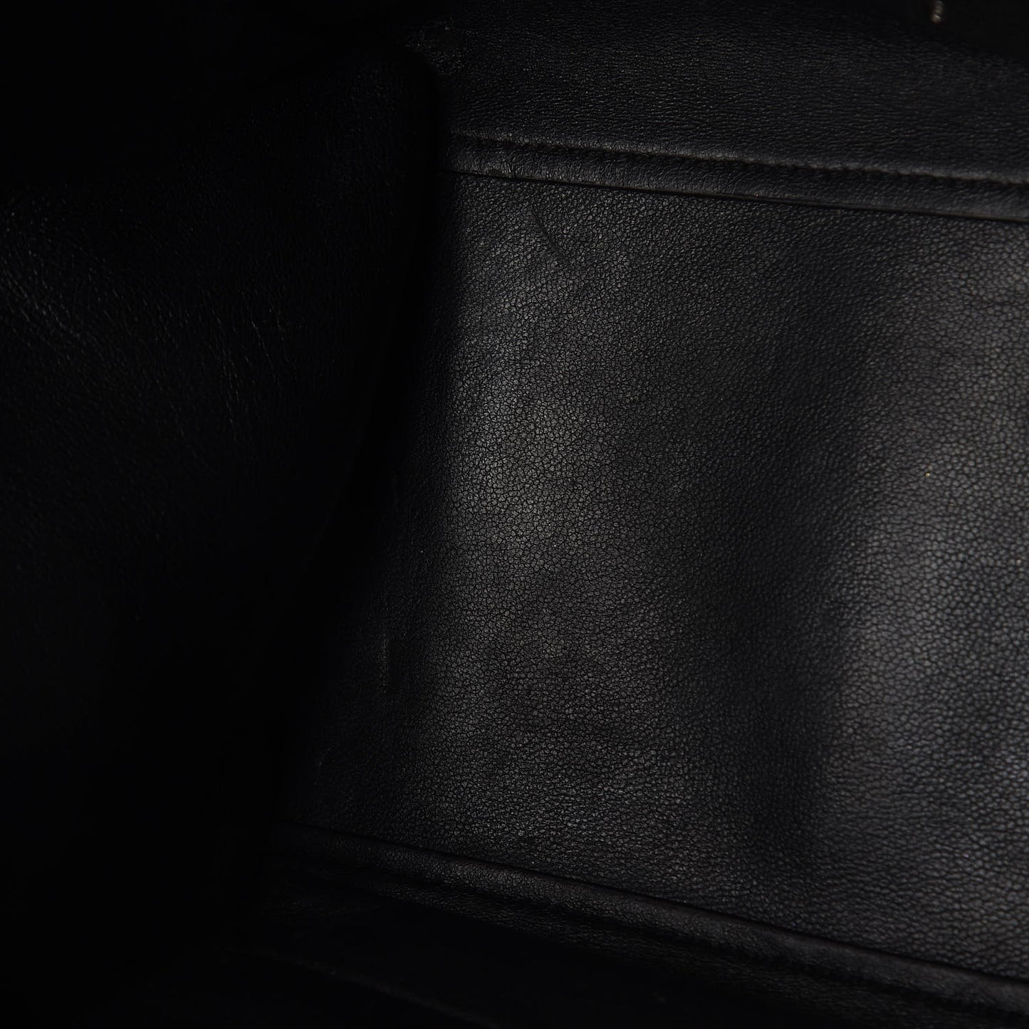 Drummed Calfskin Suede Large Trapeze Black