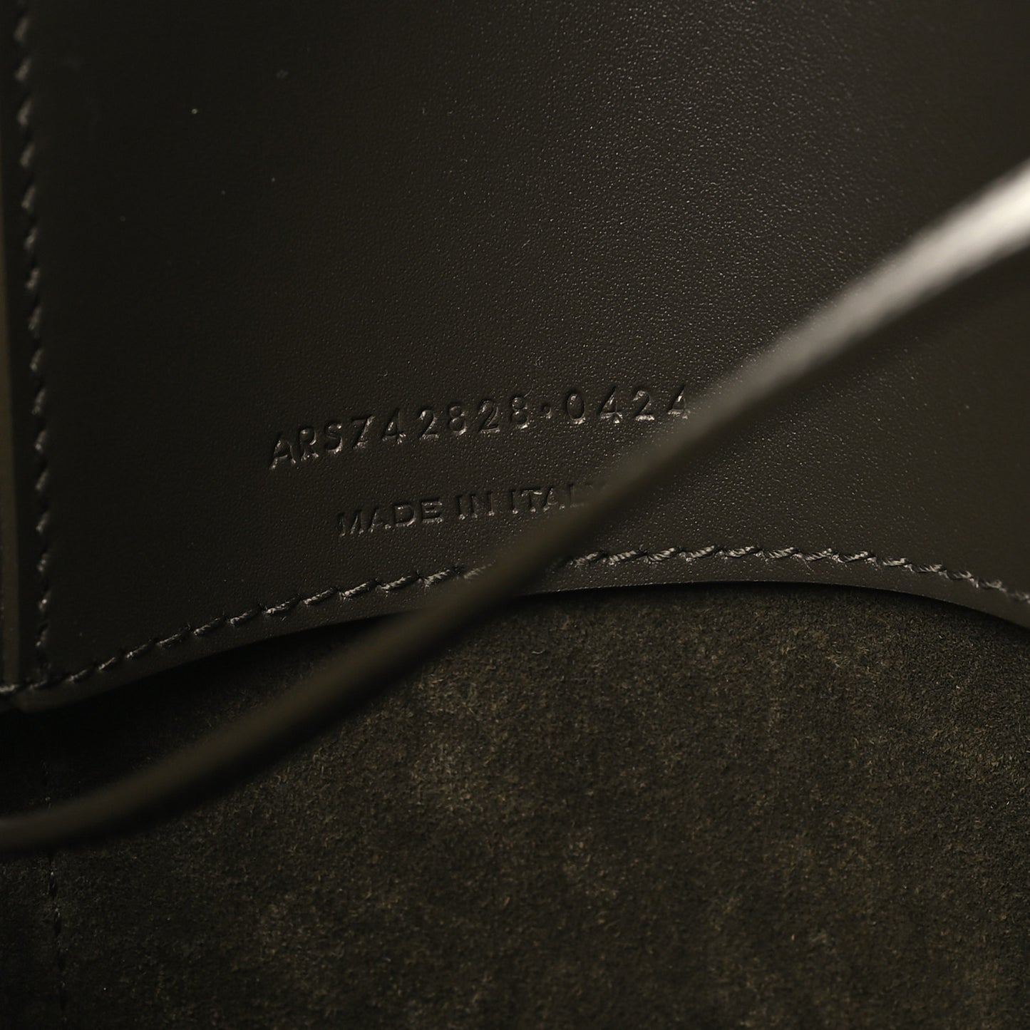 Shiny Calfskin Le 37 Bucket Bag Deep Musk