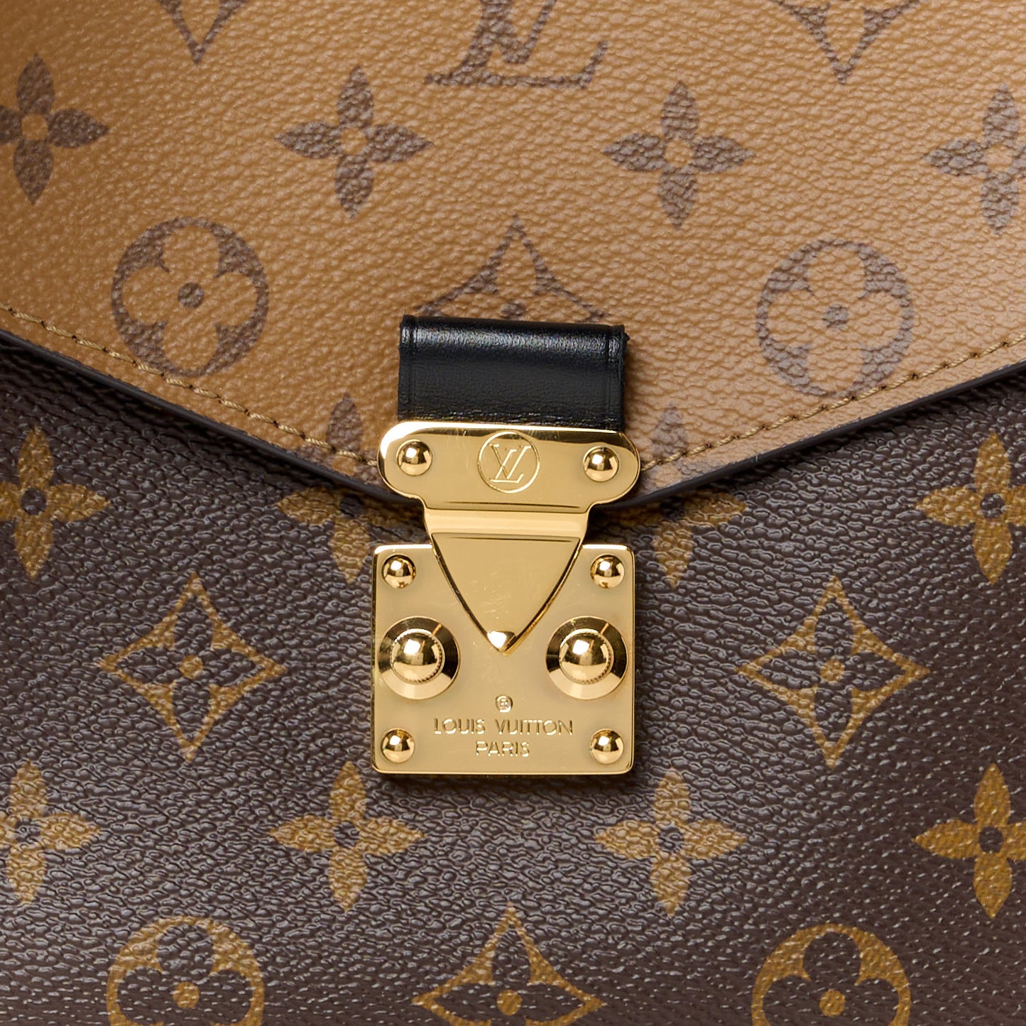 Reverse Monogram Pochette Metis