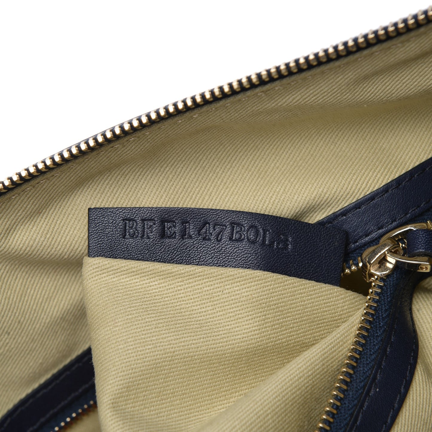 Calfskin Large Rockstud Zip Wristlet Pouch Marine