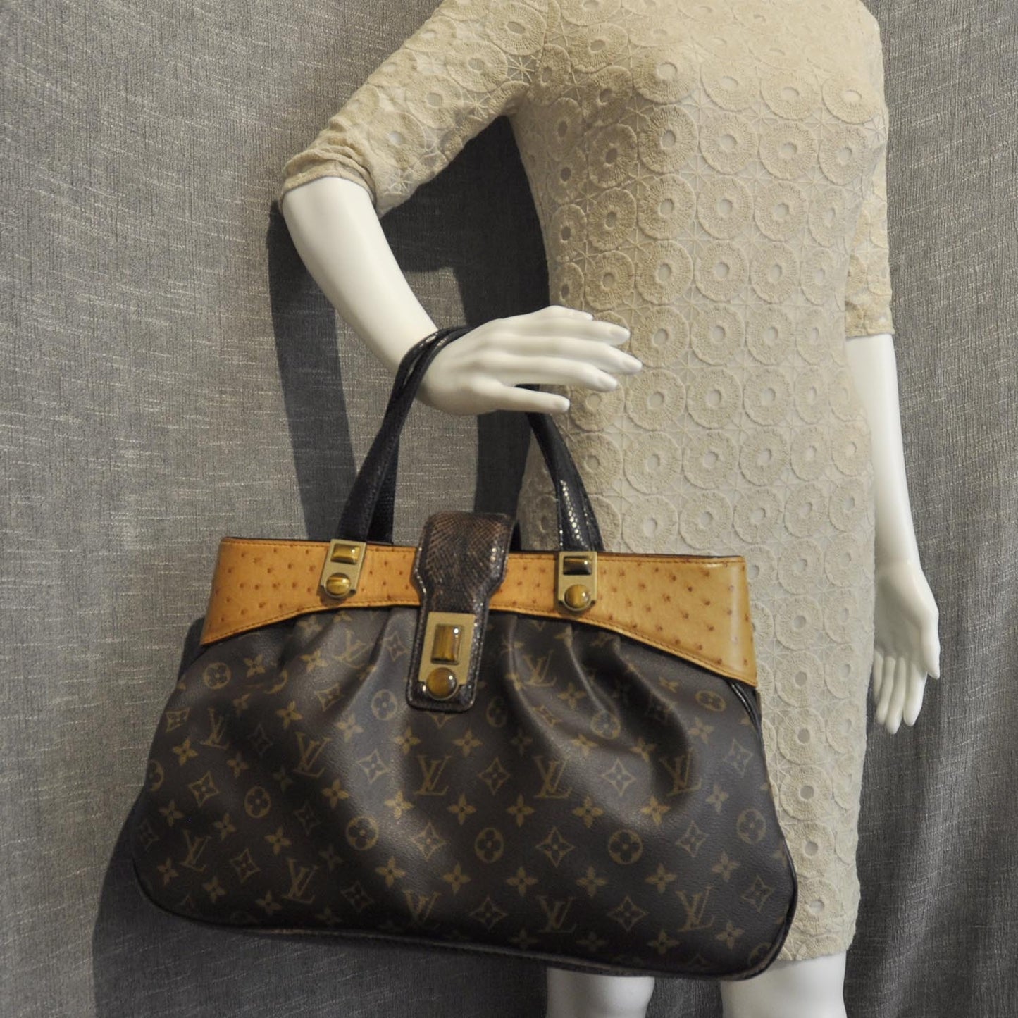 Monogram Ostrich Oskar Waltz