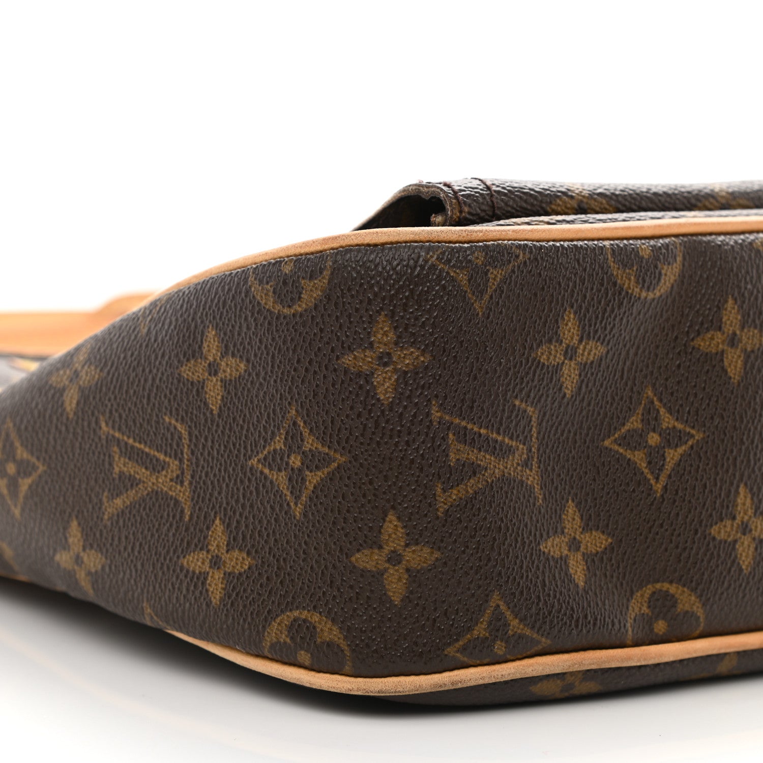 Louis Vuitton Monogram Hudson GM 9 of 14