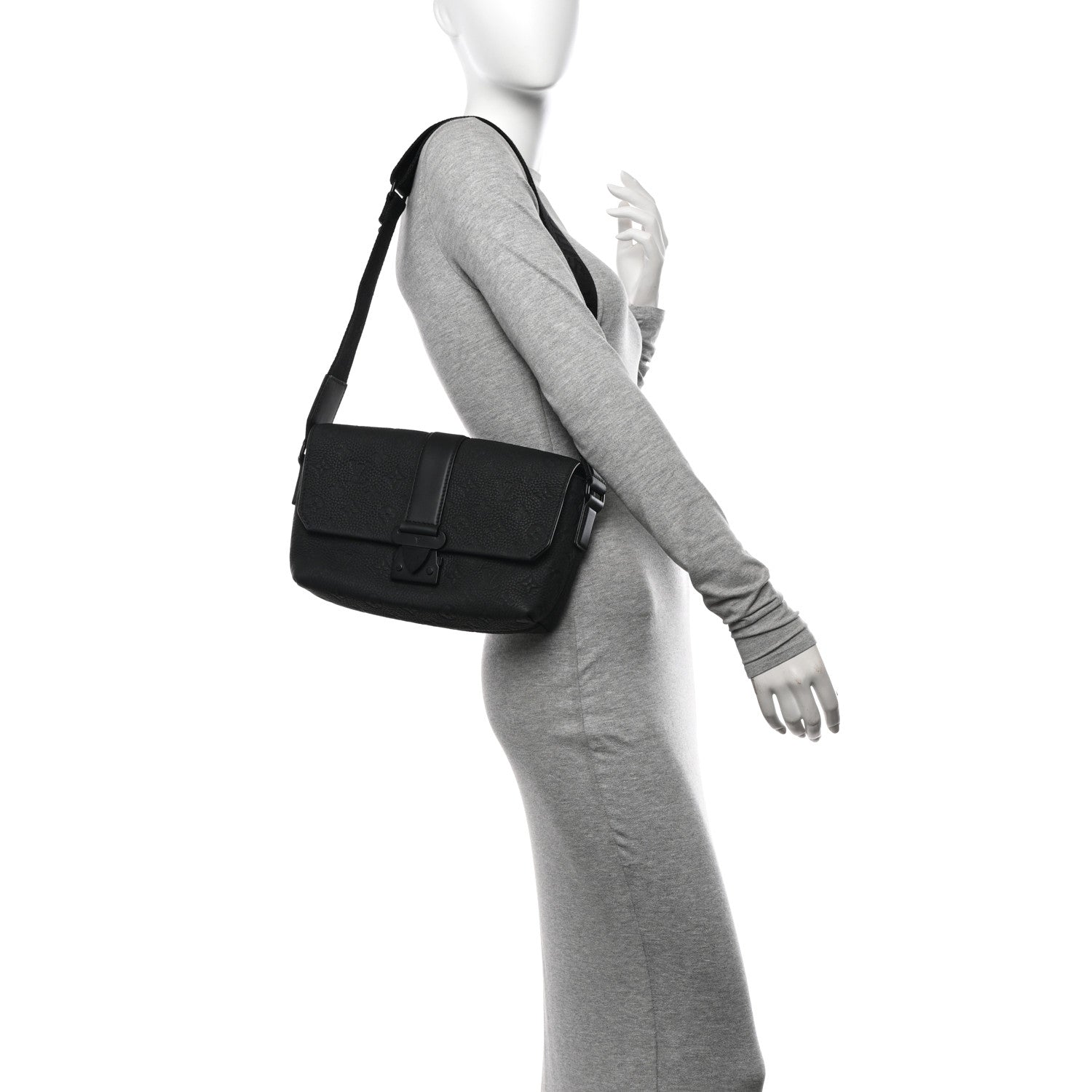 Louis Vuitton Taurillon Monogram S-Cape Messenger Black 2 of 9