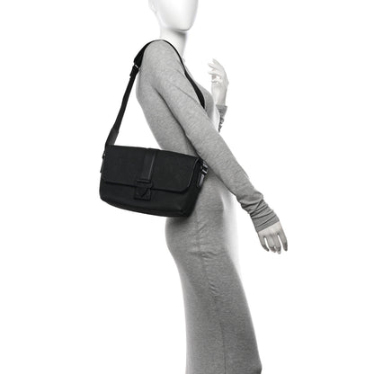 Louis Vuitton Taurillon Monogram S-Cape Messenger Black 2 of 9