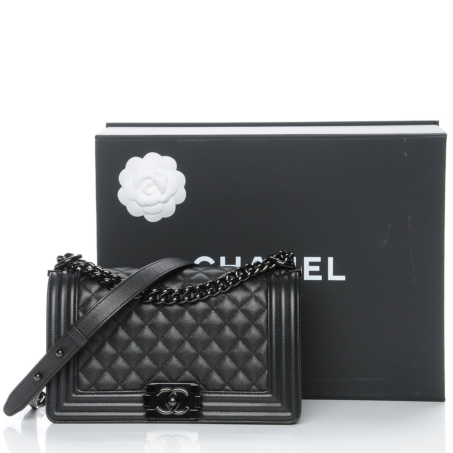 Caviar Quilted Medium Boy Flap So Black