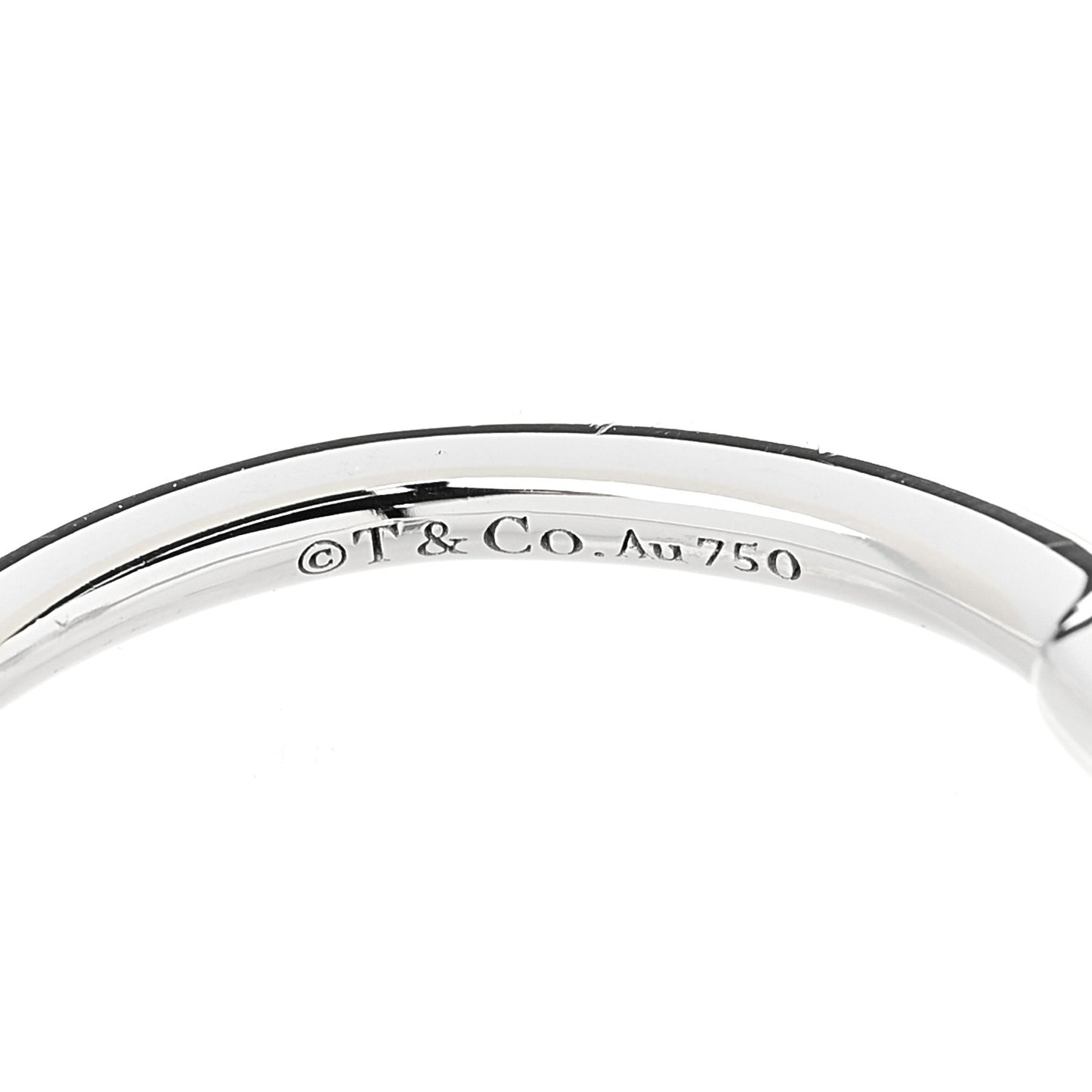 18K White Gold T Wire Ring 52 6