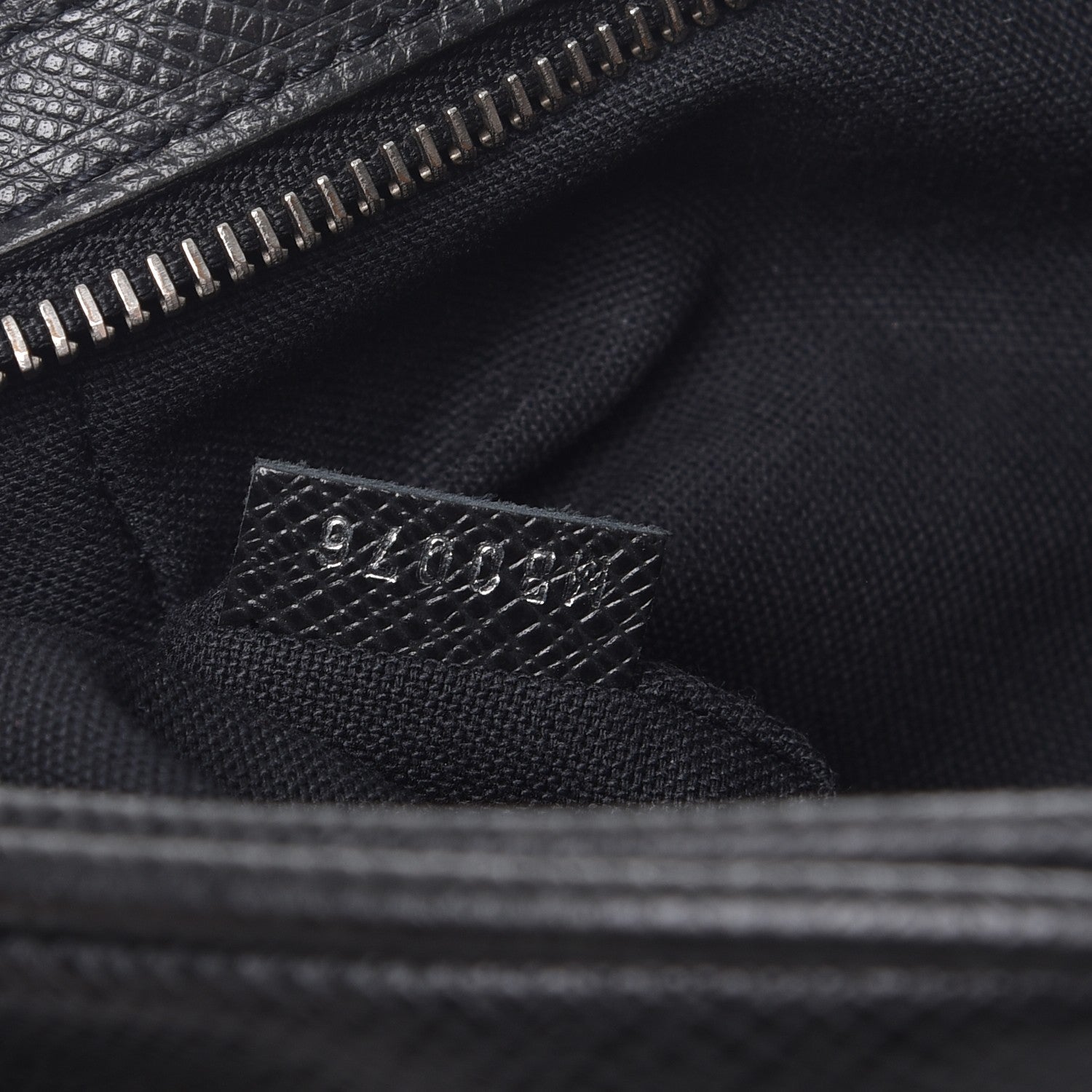 Louis Vuitton Taiga Dimitri Grizzli 7 of 7