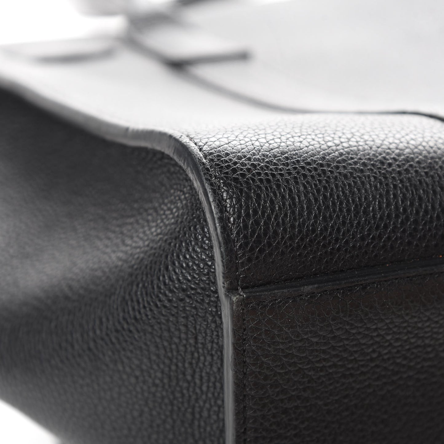 Grain Vegetable Tanned Calfskin Zipped Bayswater Black