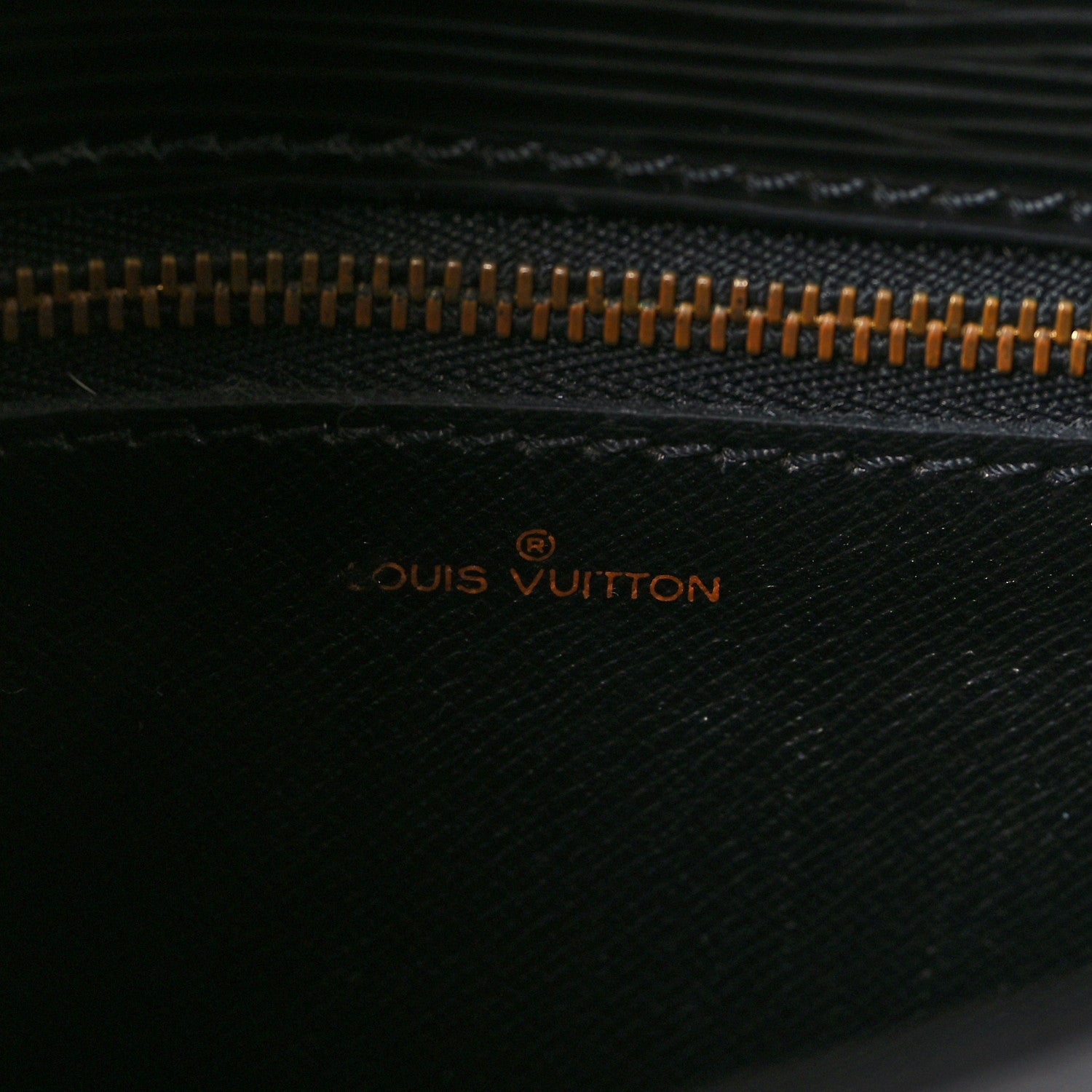 Louis Vuitton Epi Saint Cloud GM Black 6 of 8