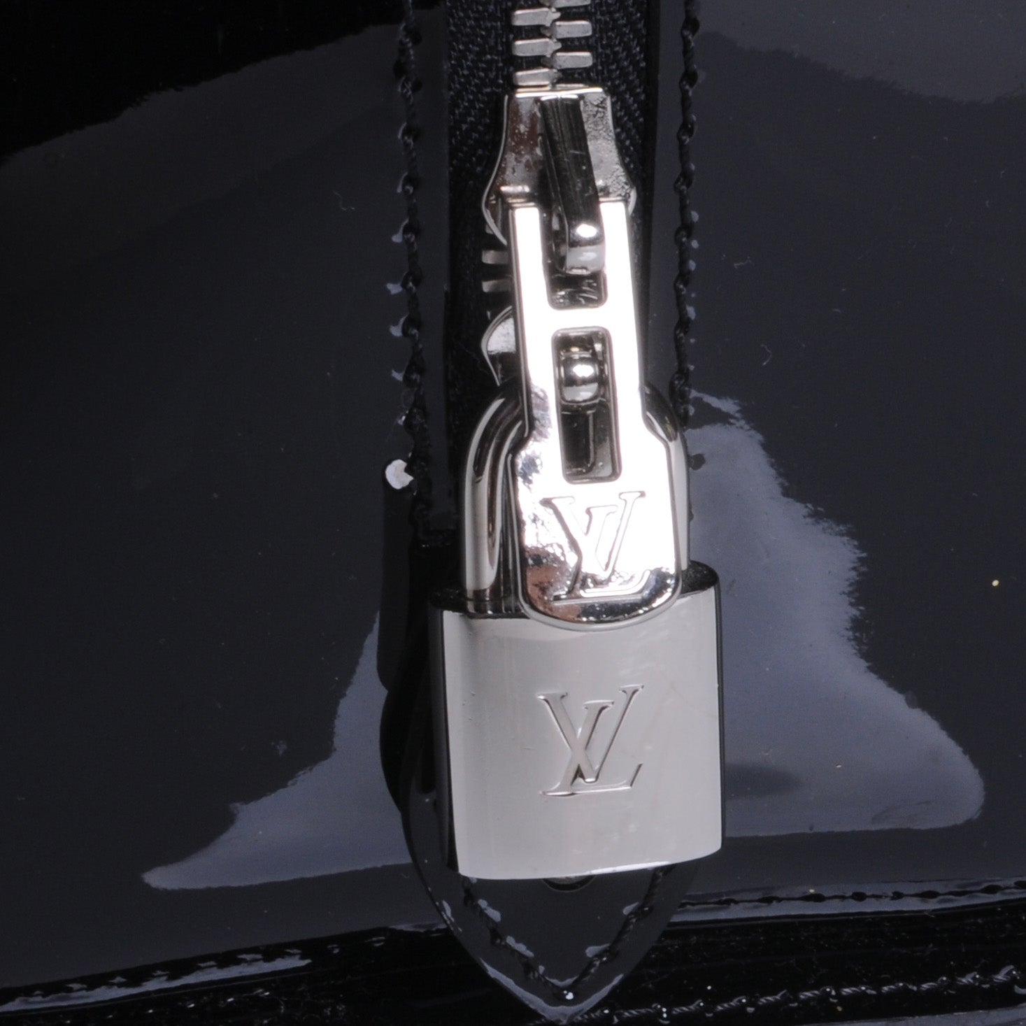 Louis Vuitton Electric Epi Pont-Neuf GM Black 6 of 10