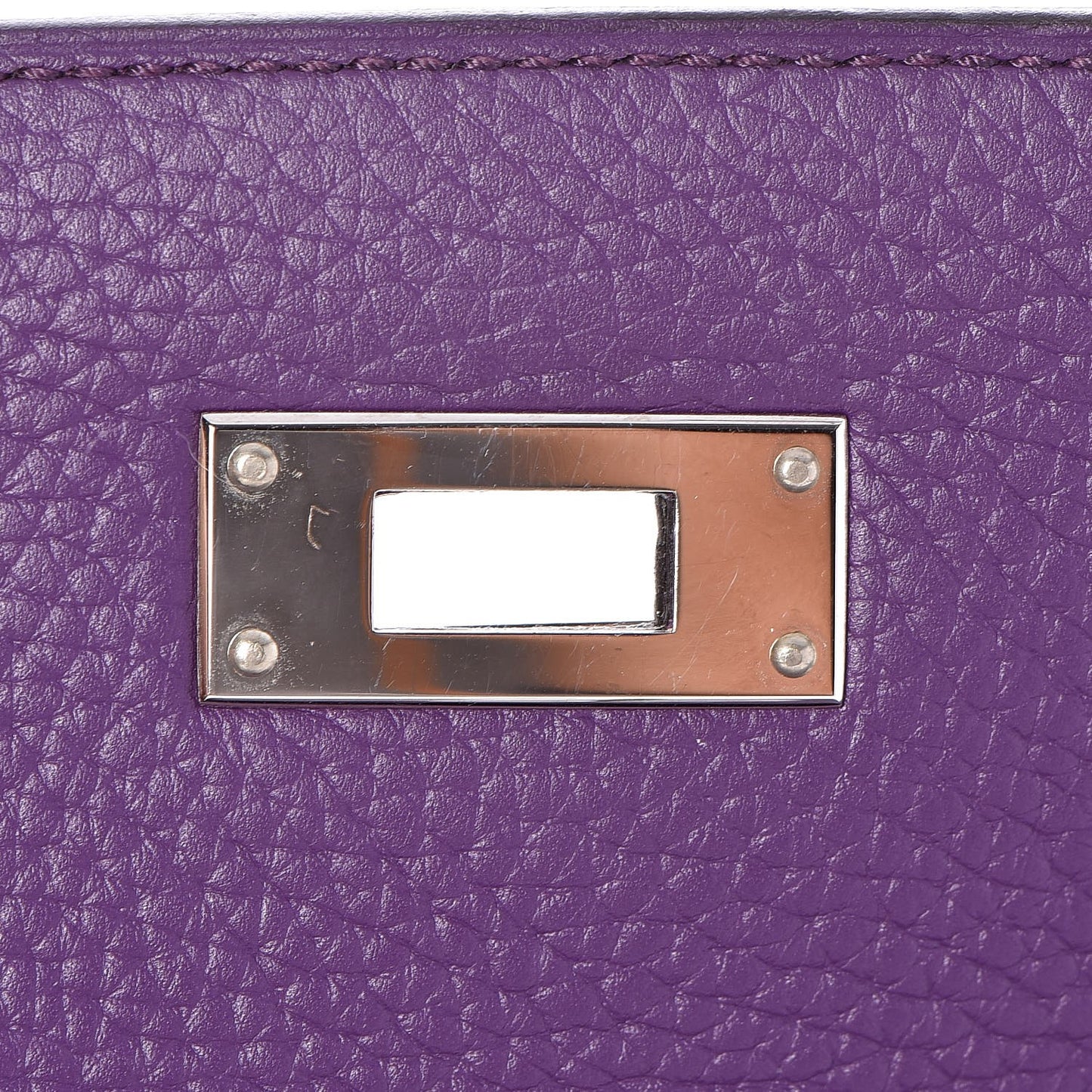 Taurillon Clemence Kelly Retourne 35 Ultraviolet