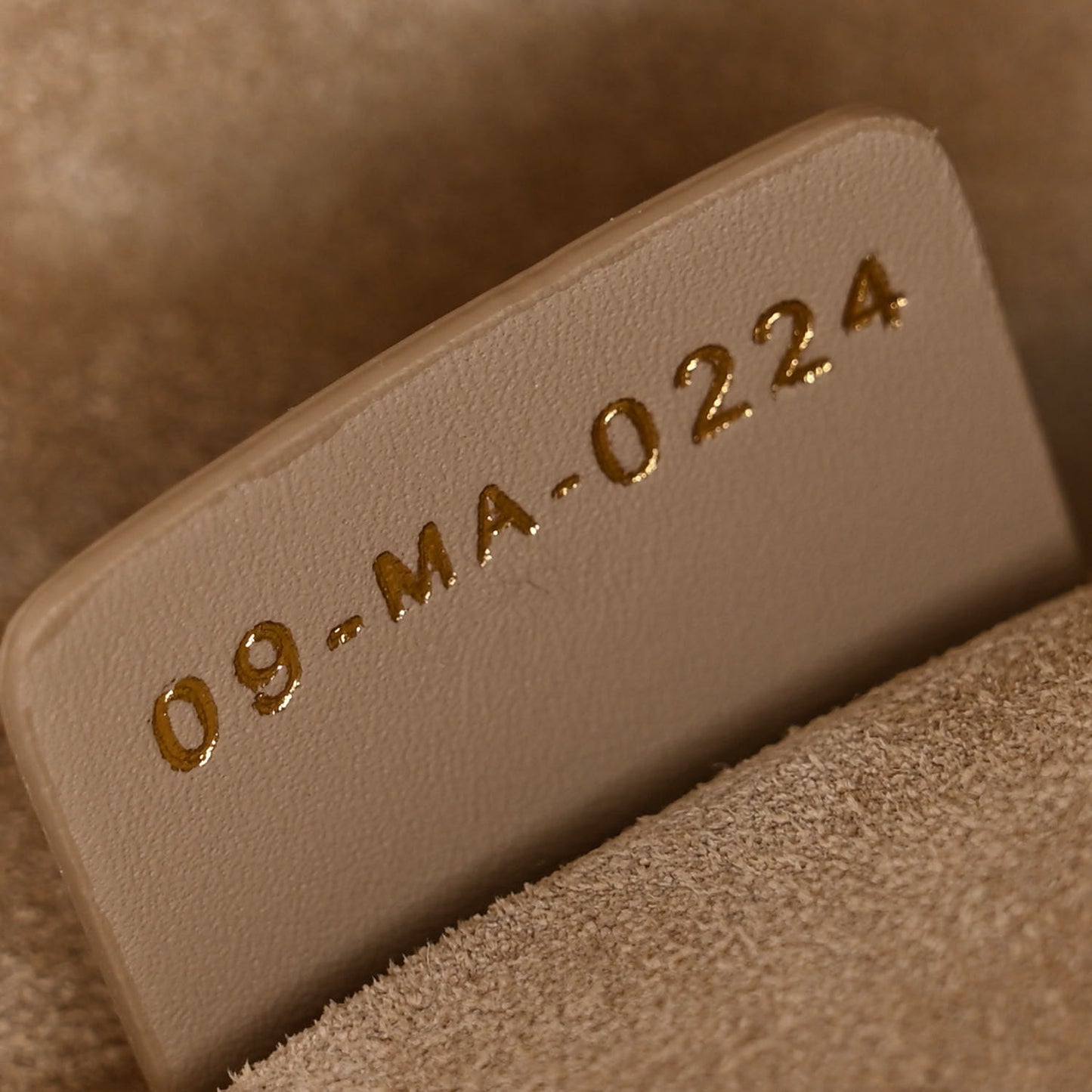 Calfskin Macrocannage Medium Toujour Powder Beige