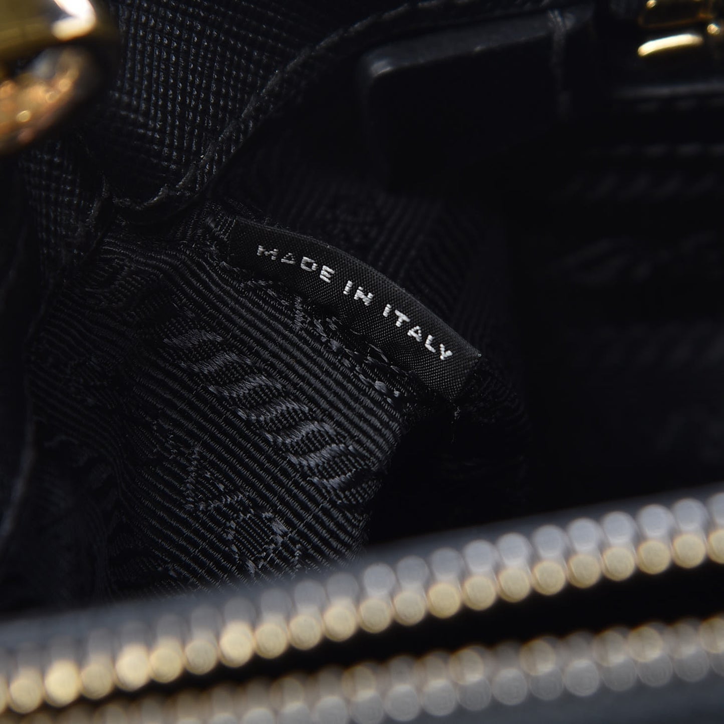 Saffiano Small Galleria Double Zip Tote Black