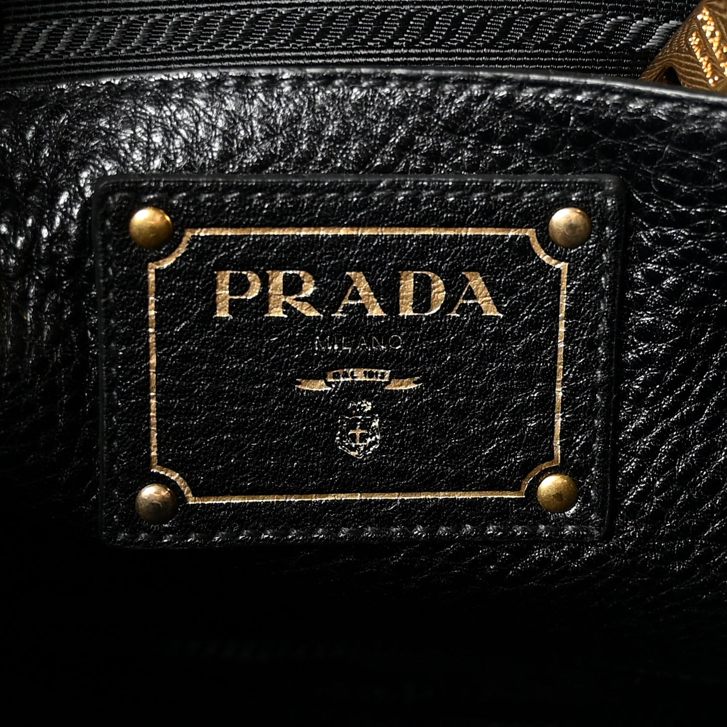 Vitello Daino Shopping Satchel Black