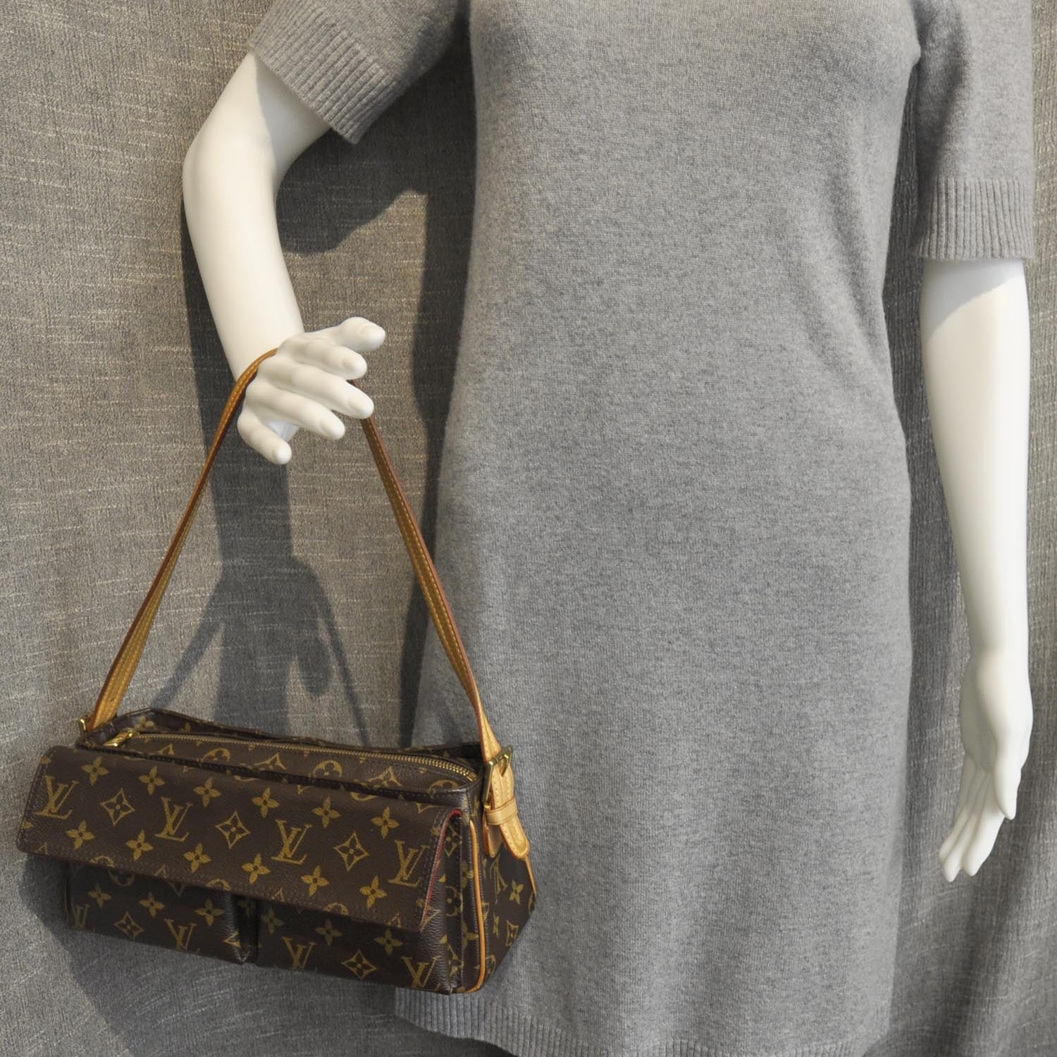 Louis Vuitton Monogram Viva-Cite MM 3 of 9