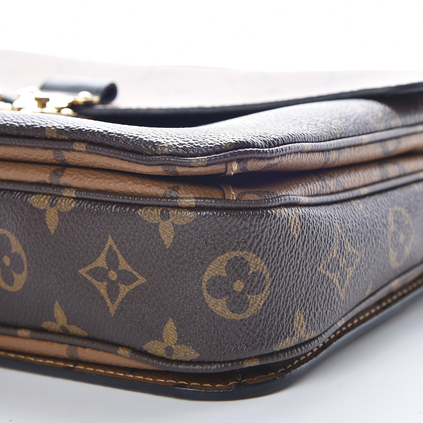 Reverse Monogram Pochette Metis