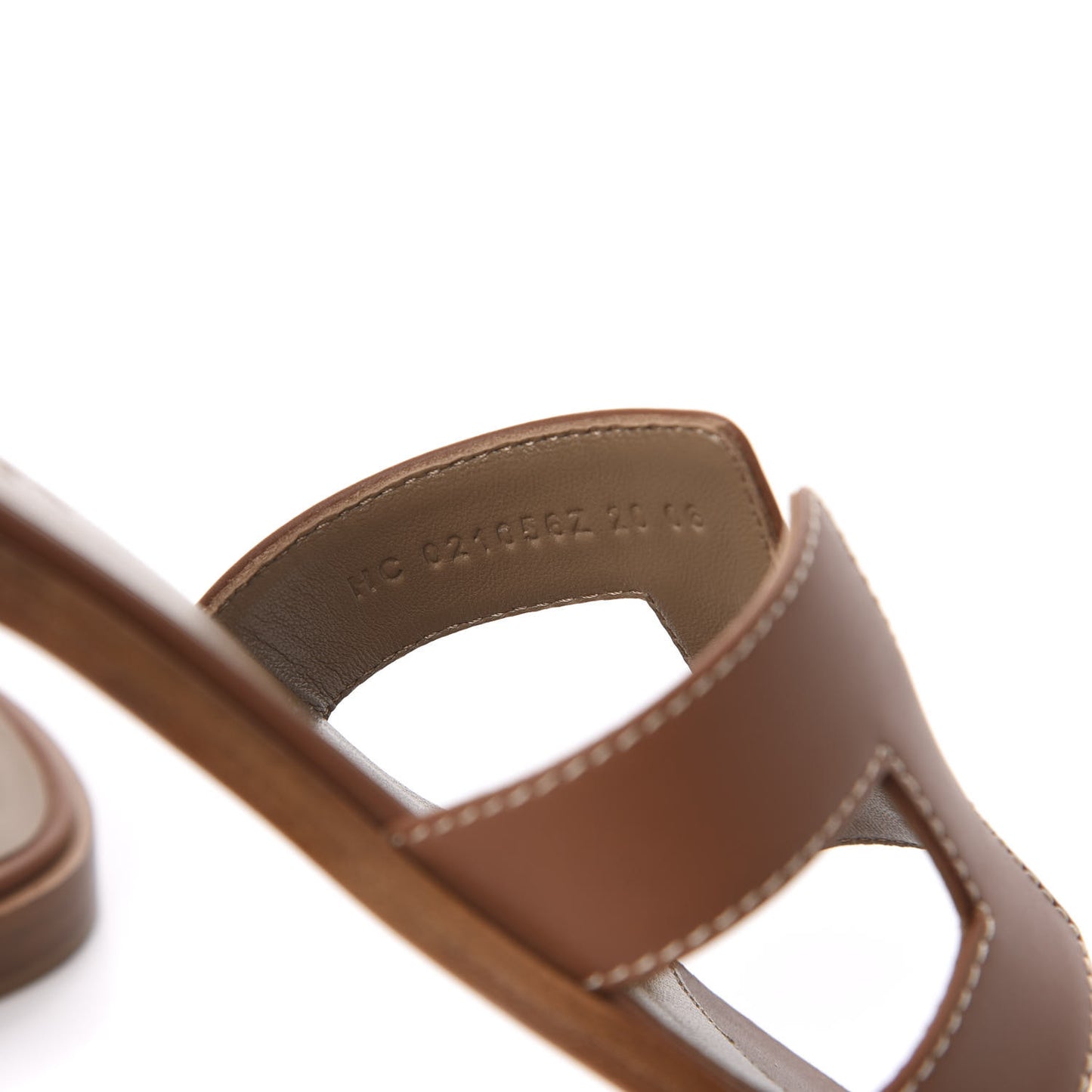 Box Calfskin Oran Sandals 35 Gold