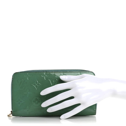 Louis Vuitton Vernis Zippy Wallet Bleu Lagon 2 of 18