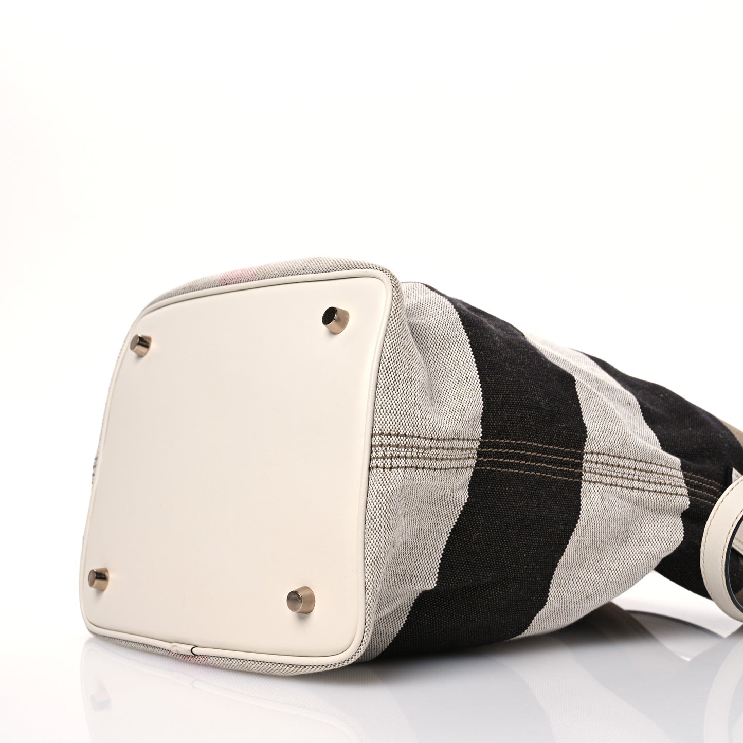 Canvas Mega Check Medium Susanna Hobo White