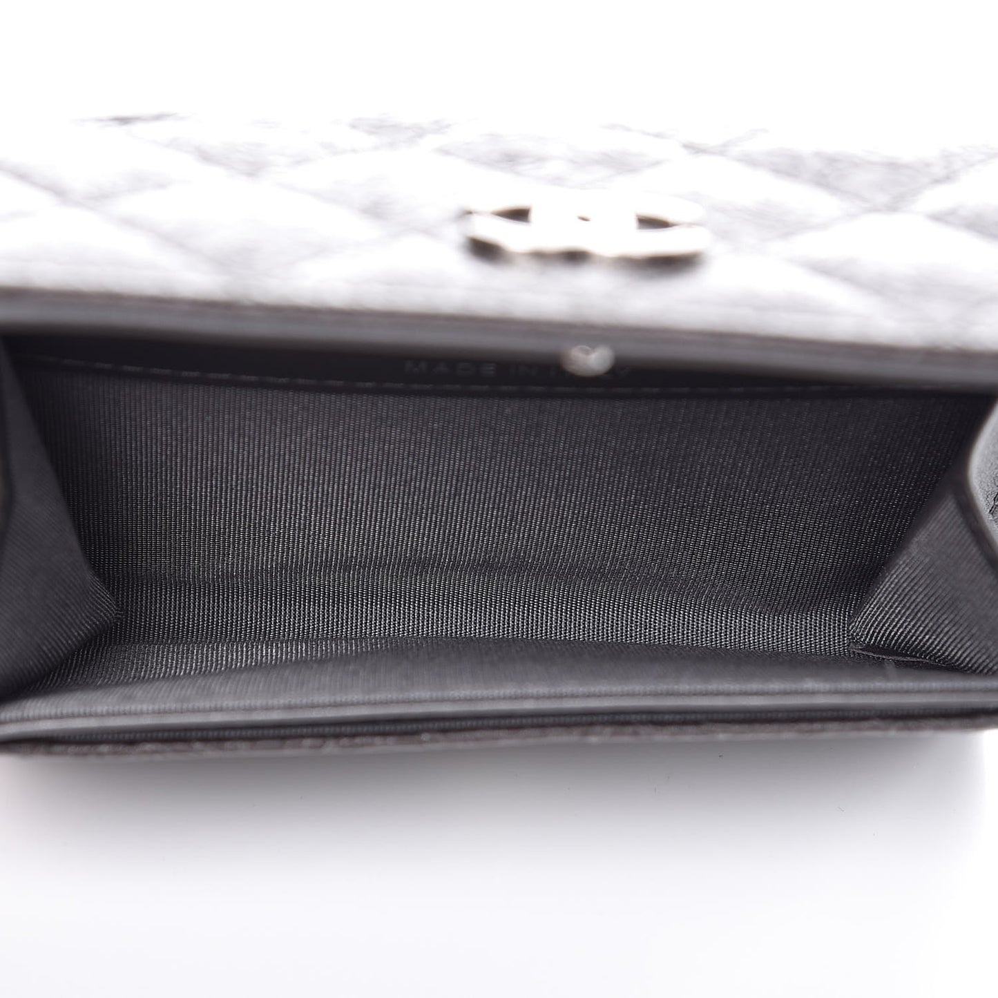 Metallic Camellia Calfskin Embossed Quilted Card Holder Grey