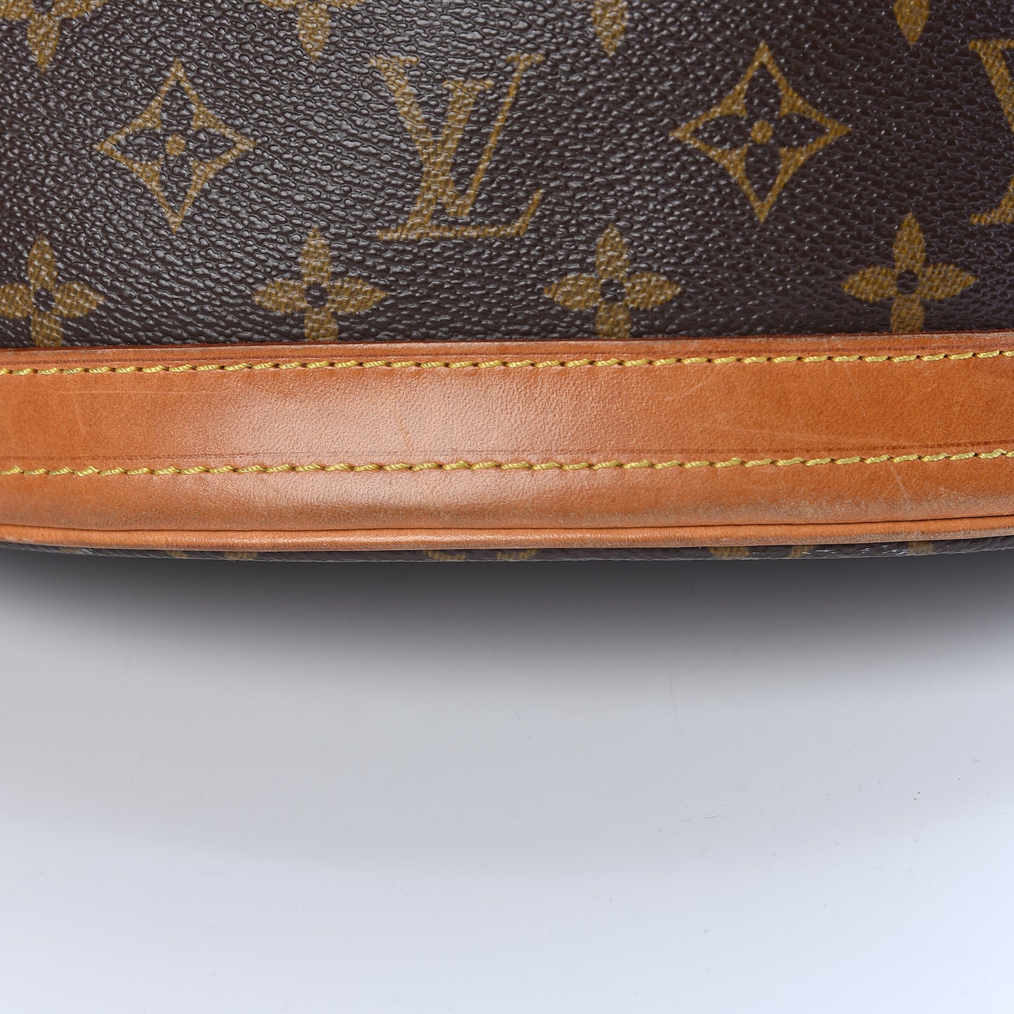 Monogram Petit Bucket 23