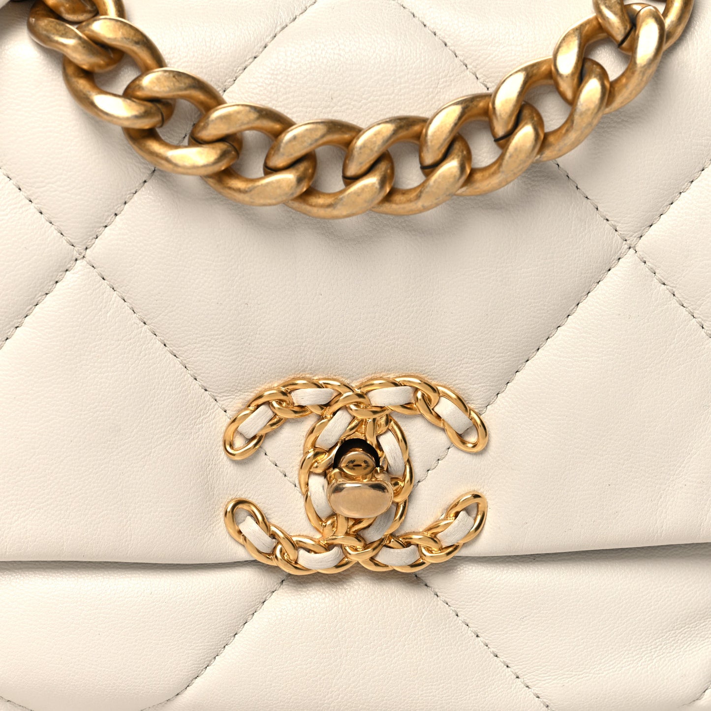 Lambskin Quilted Medium Chanel 19 Flap White