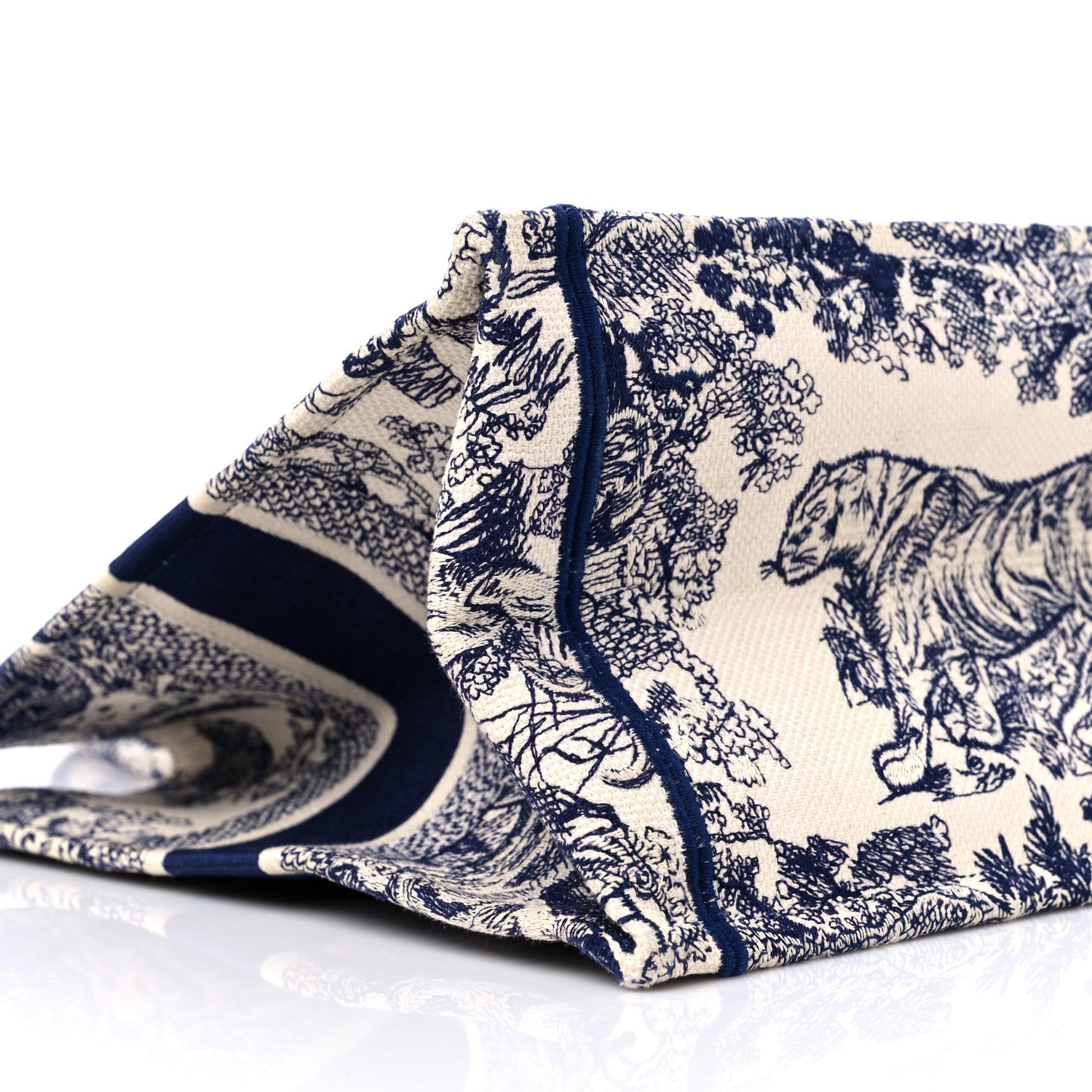 Christian Dior Canvas Embroidered Medium Dioriviera Toile De Jouy Book Tote Blue 8 of 11