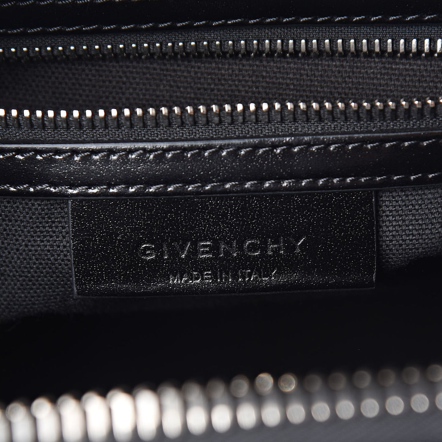 Shiny Lord Calfskin Small Antigona Black
