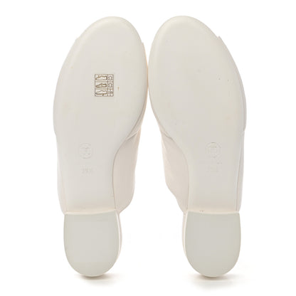 Chanel Lambskin Pearl Bow CC Flat Sandals 39.5 White 5 of 15