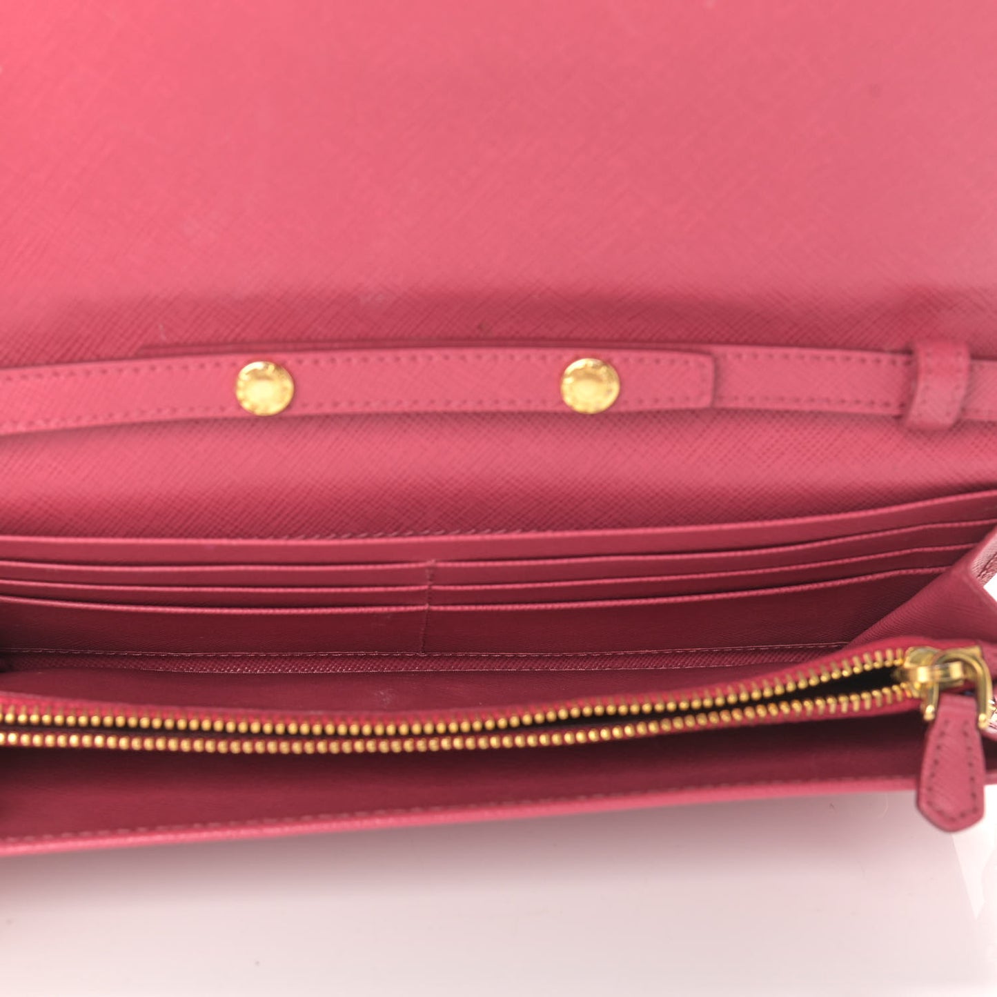 Saffiano Metal Oro Chain Wallet Peonia