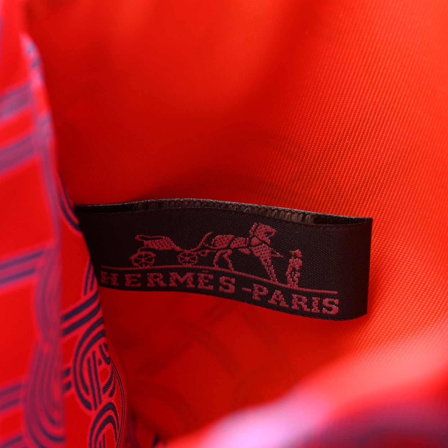 Silk Barenia Noeud Marin Fourbi 20 PM Pouch Rouge de Coeur Fauve