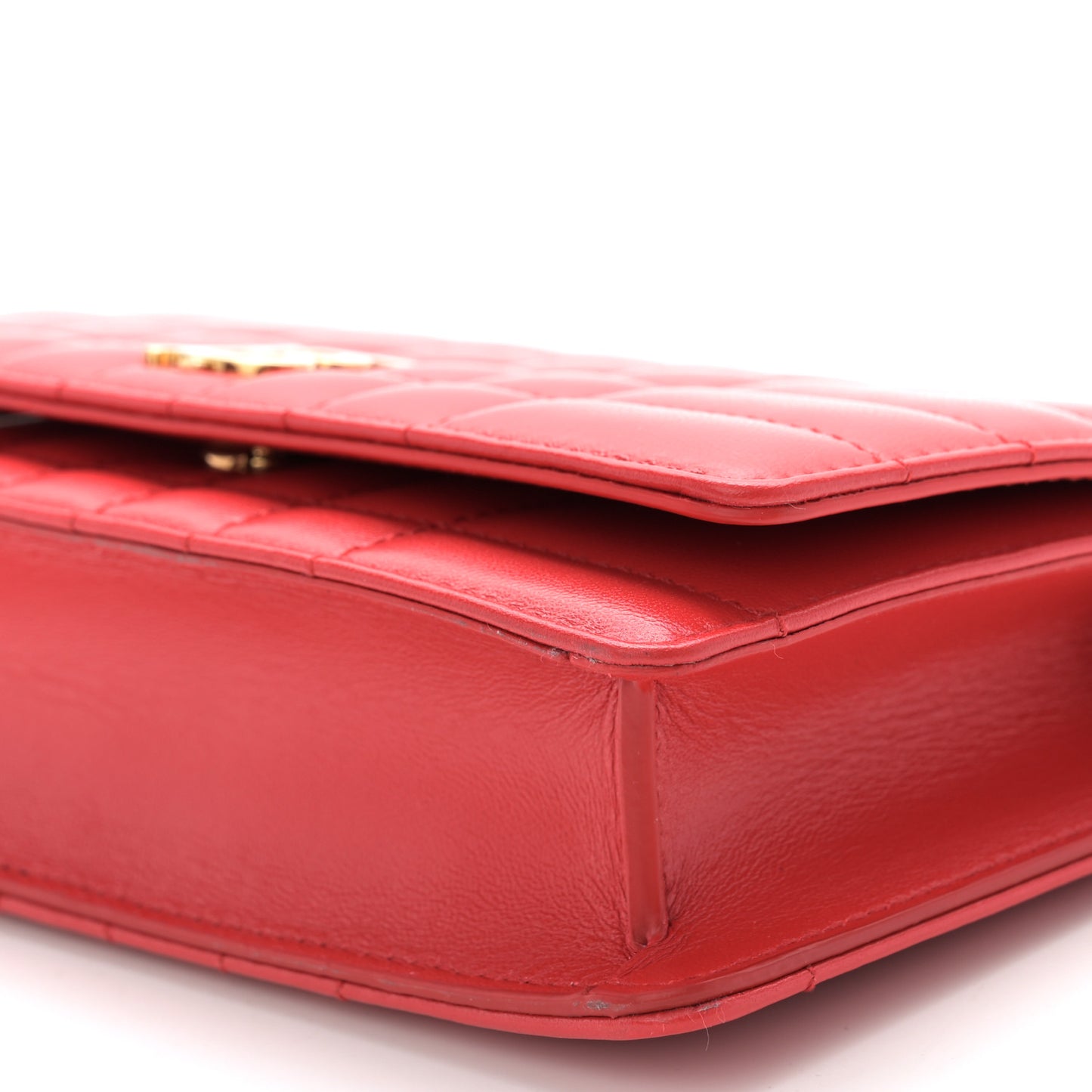 Lambskin Quilted Lola Clutch On Chain Bright Red