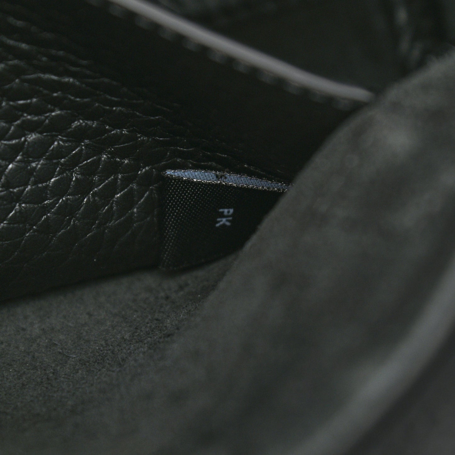 Heavy Grain Mini Alexa Black