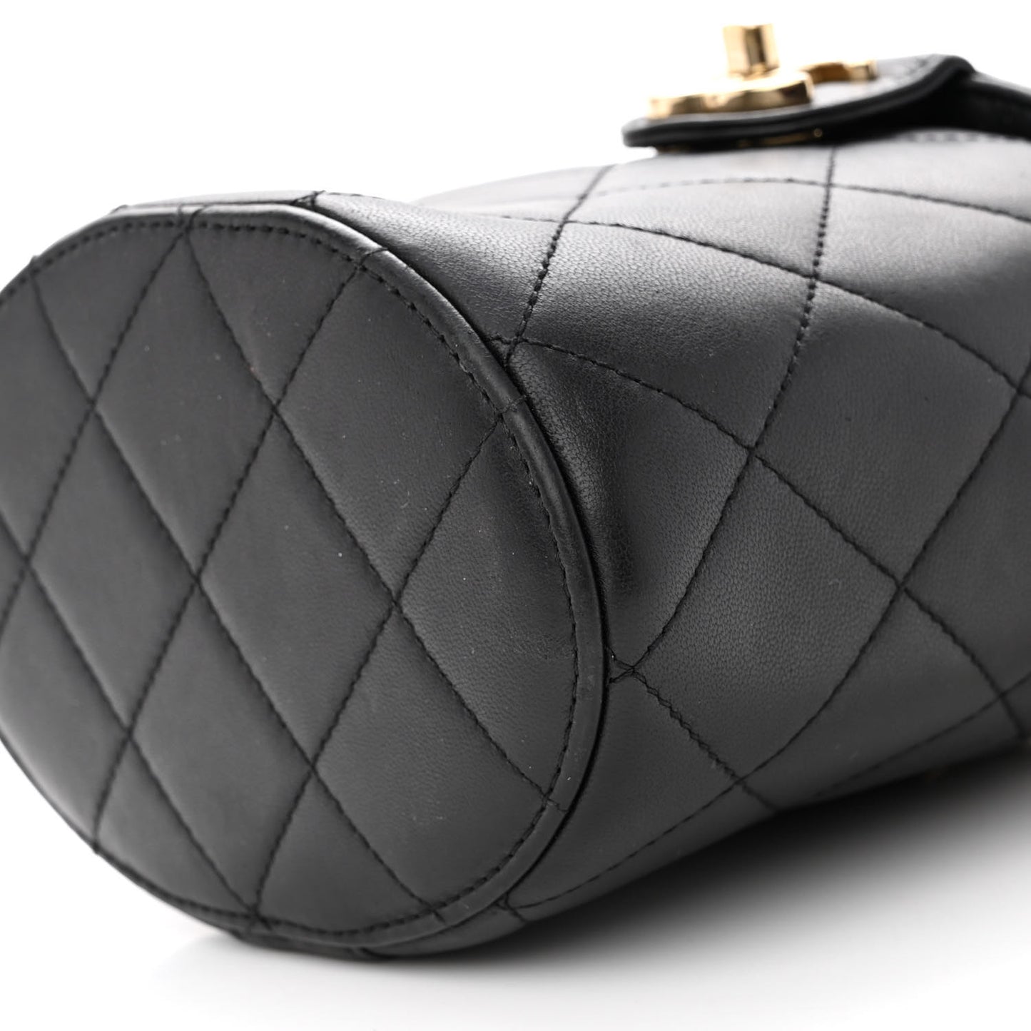 Lambskin Resin Elegant Chain Vanity Case Black