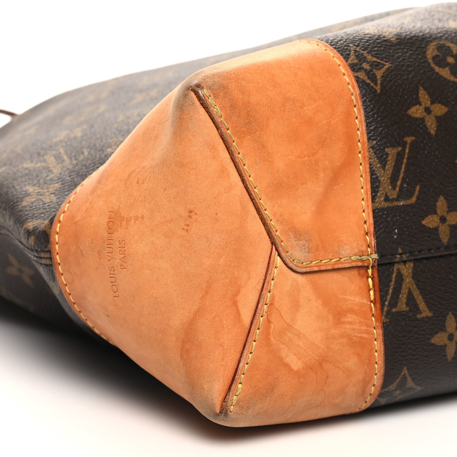 Louis Vuitton Monogram Berri MM 9 of 12