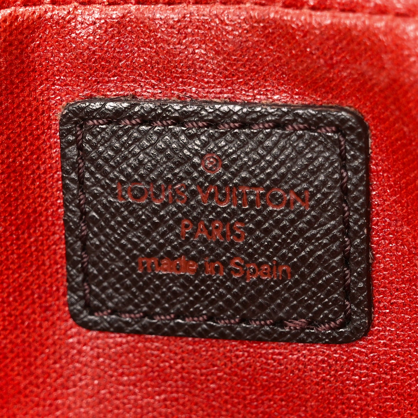Damier Ebene Trousse Toilette 28