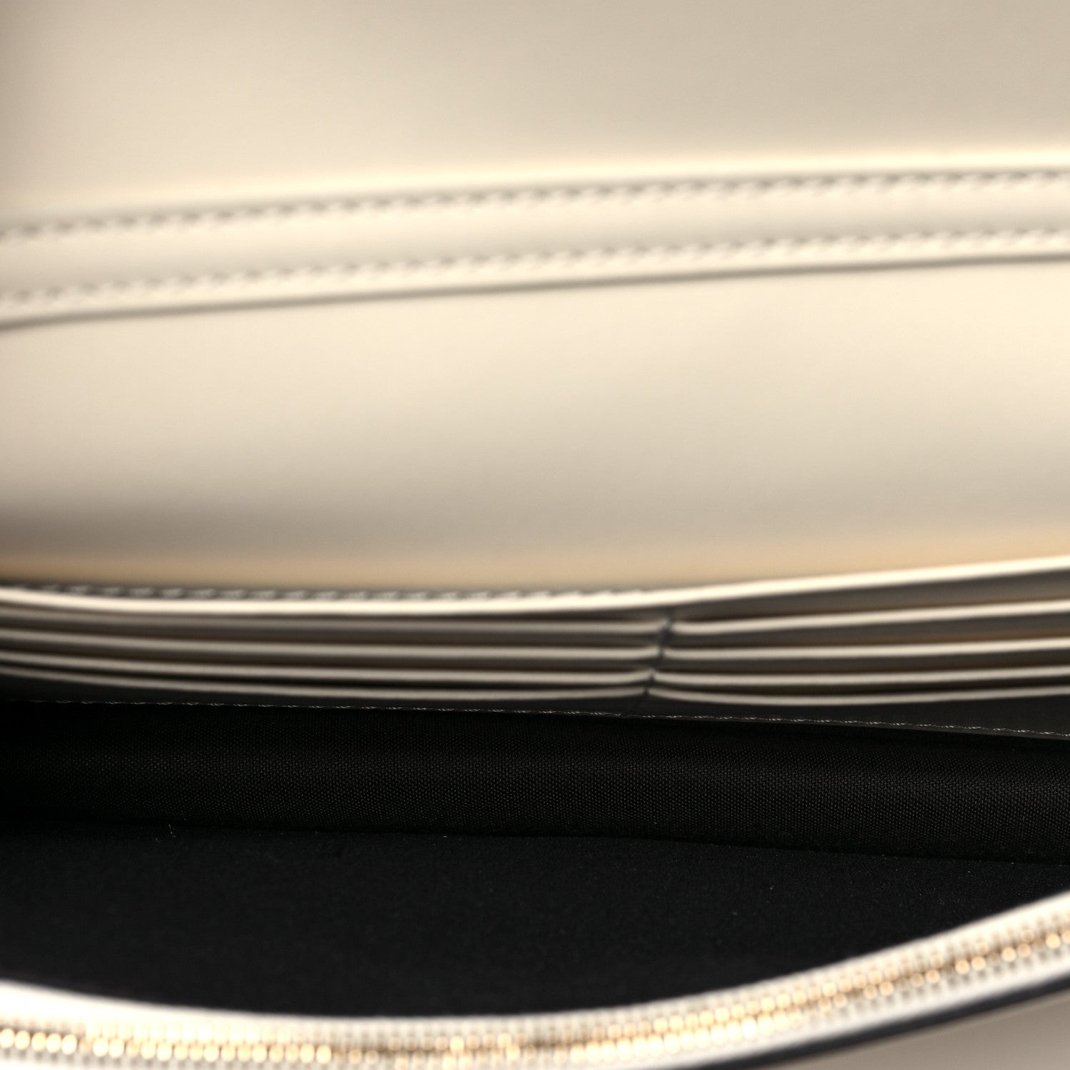 Fendi Vitello King Tamponato Logo Embossed Medium Wallet On Chain White Ice 4 of 6