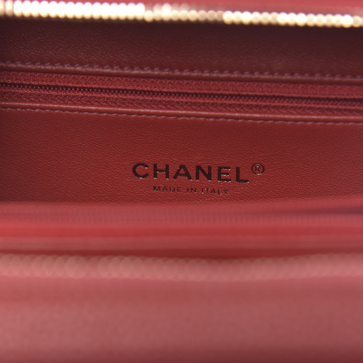 Chanel Caviar Quilted Medium CC Filigree Vanity Case Red 7 of 11