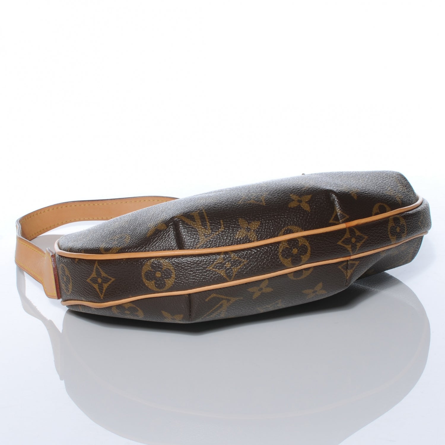 Louis Vuitton Monogram Croissant PM 4 of 7