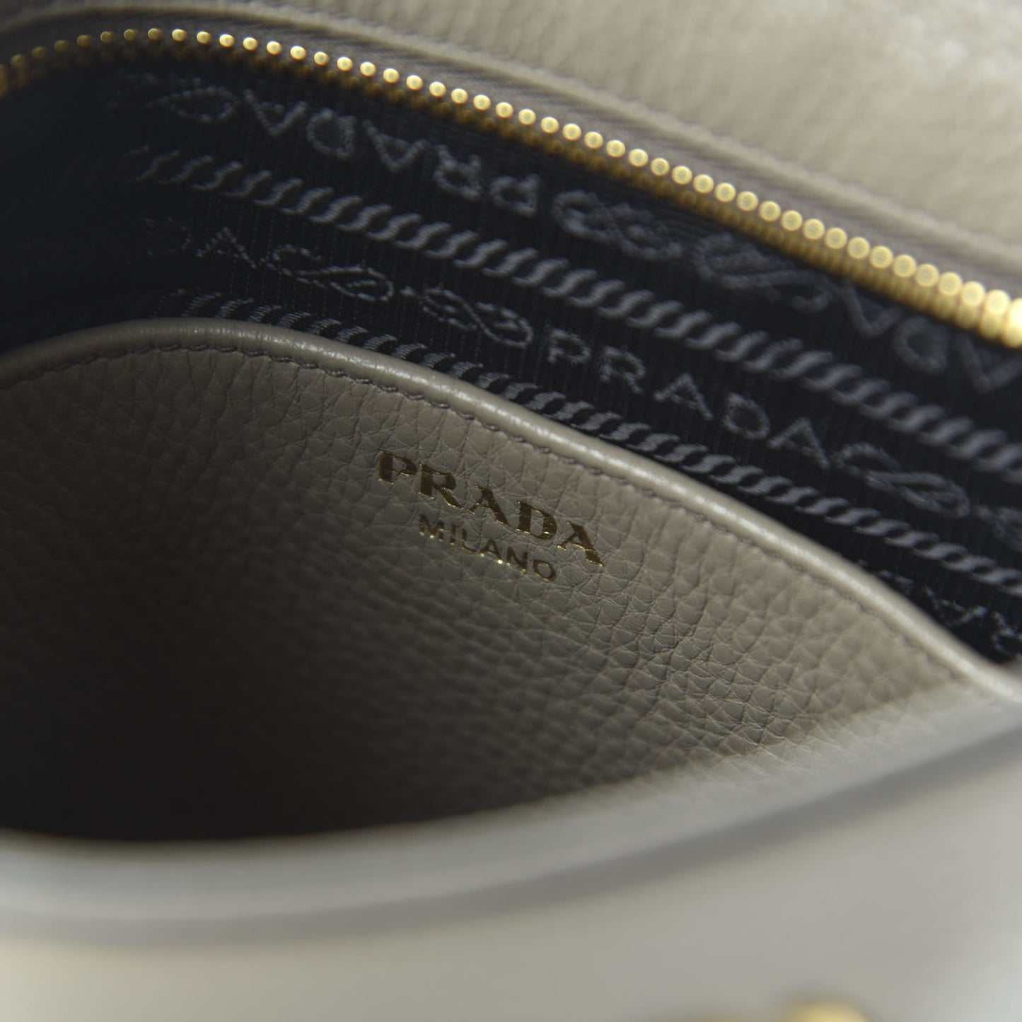 Vitello Daino Crossbody Bag Argilla