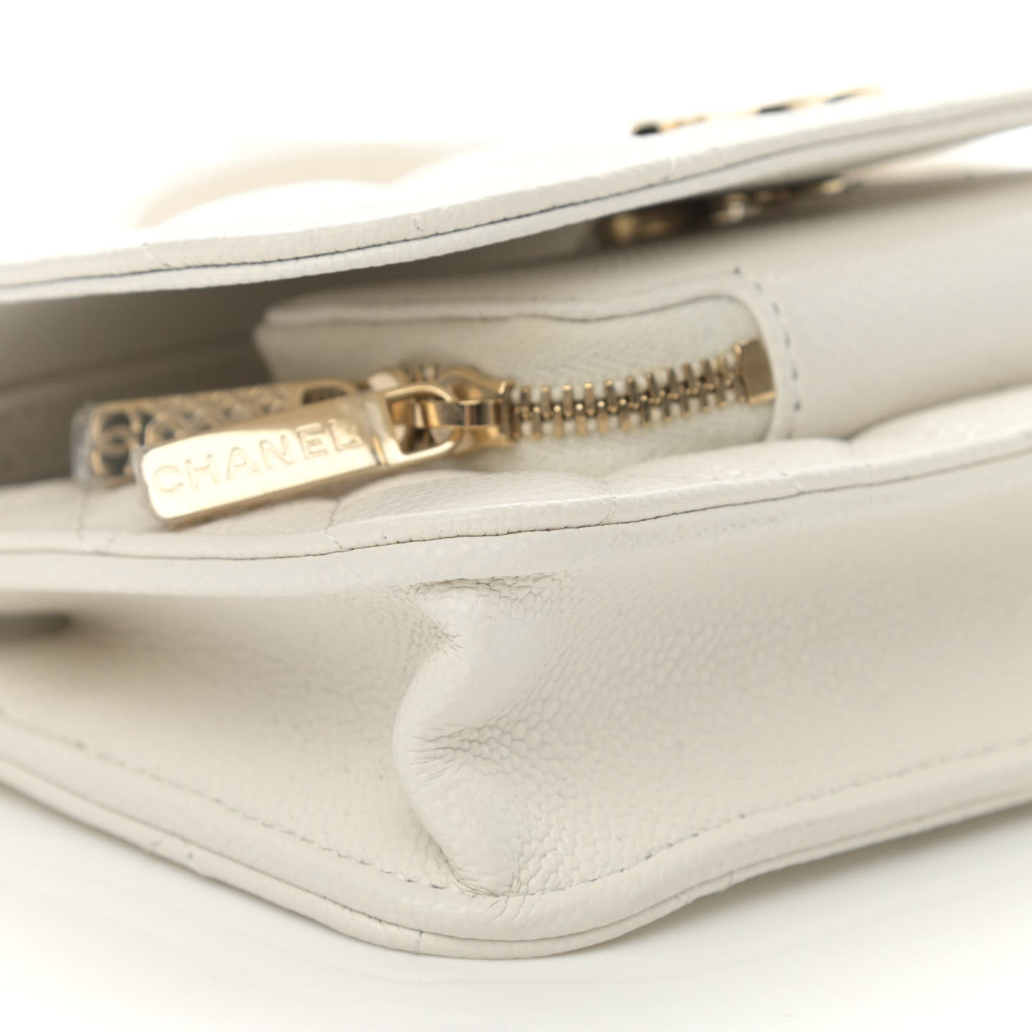 Caviar Quilted Business Affinity Clutch With Chain Flap White